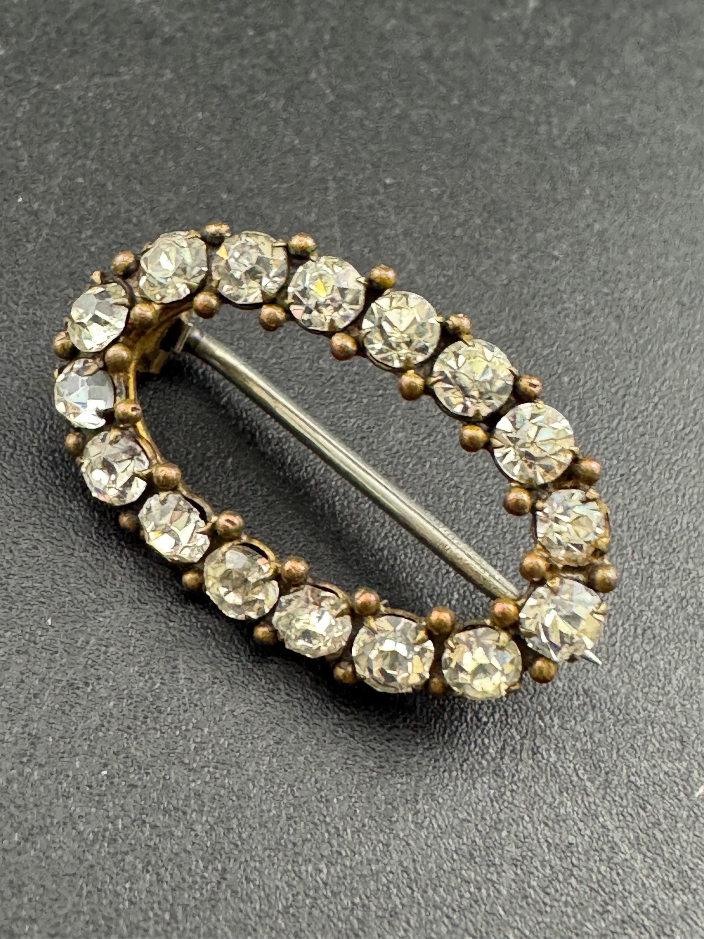 nice old Victorian early clear glass paste oval brooch c clasp