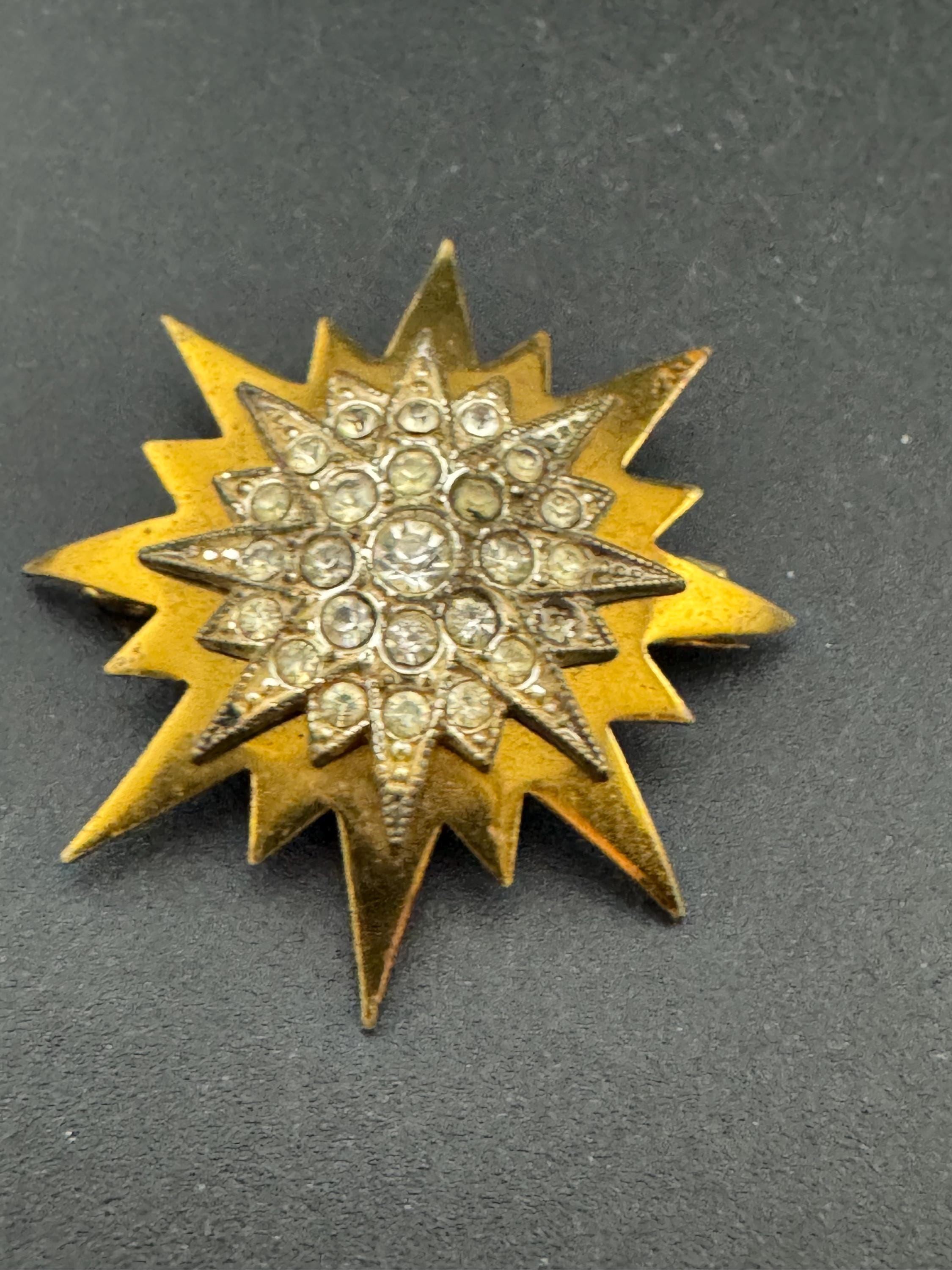 Antique gold plated Victorian diamanté star brooch 3.5cm