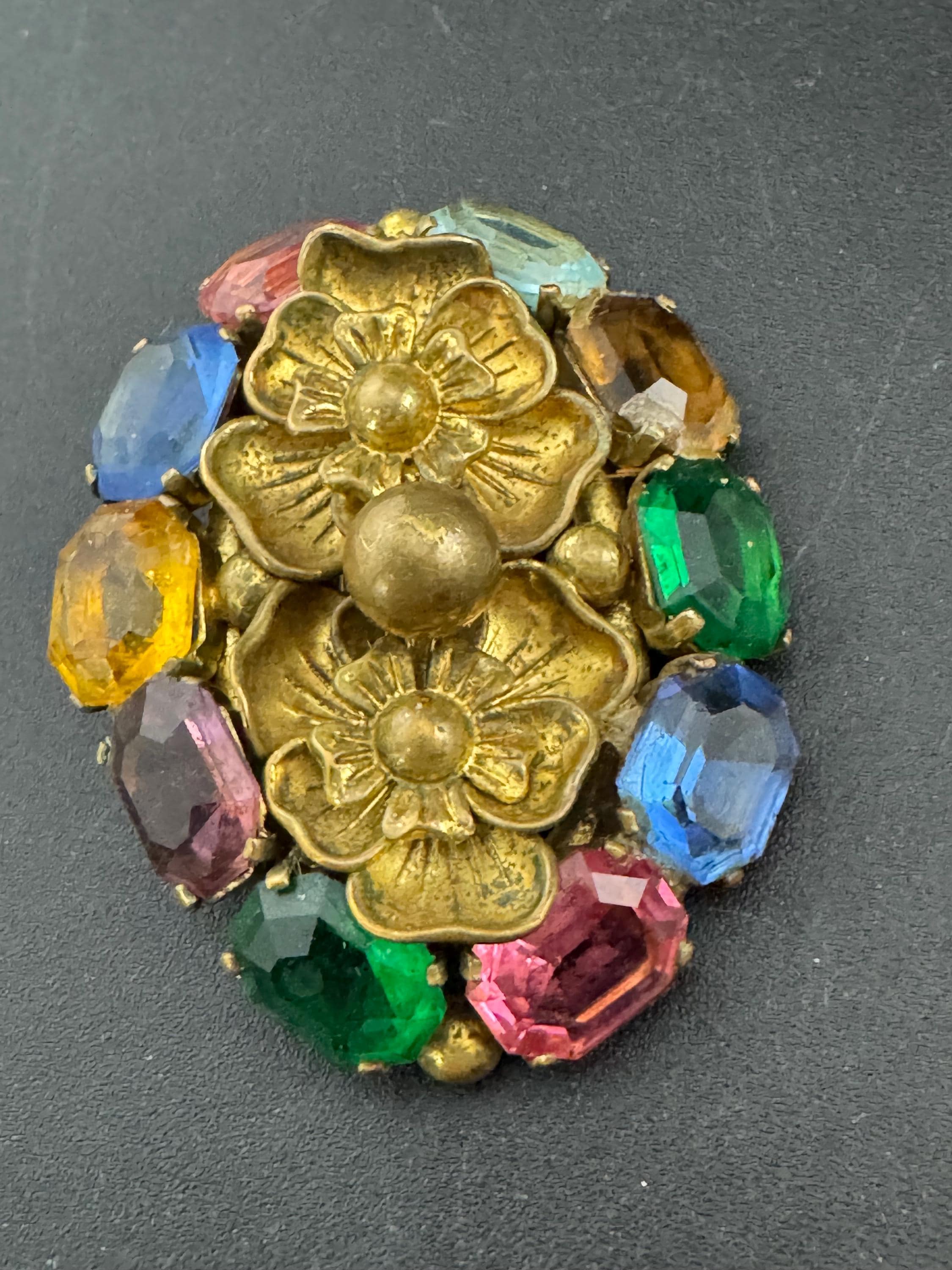 Antique Edwardian gold tone rainbow diamanté crystal oval open back brooch