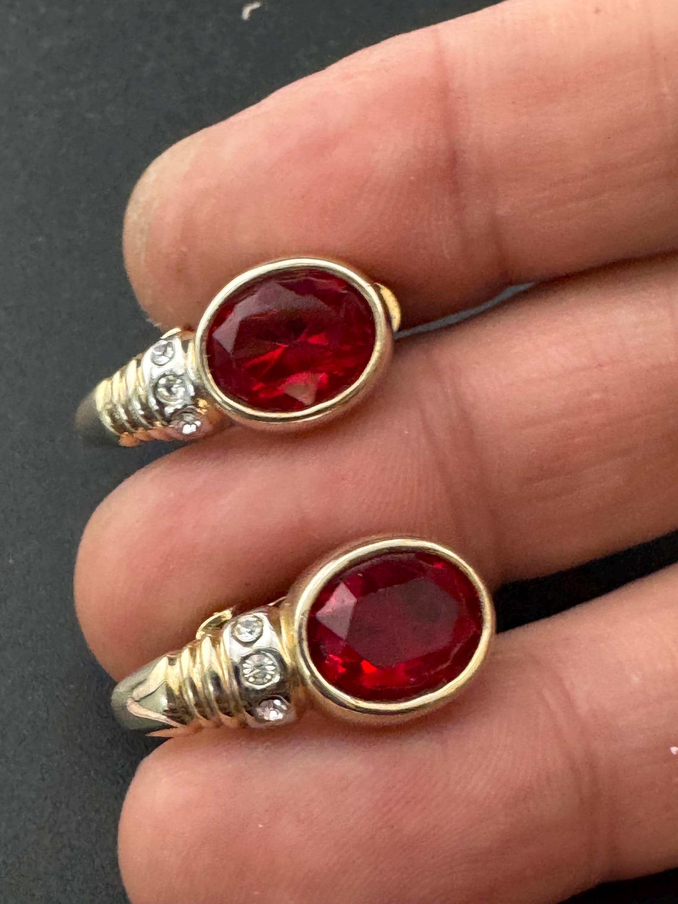Vintage Gold Tone Red Cabochon Clip On Earrings 2cm