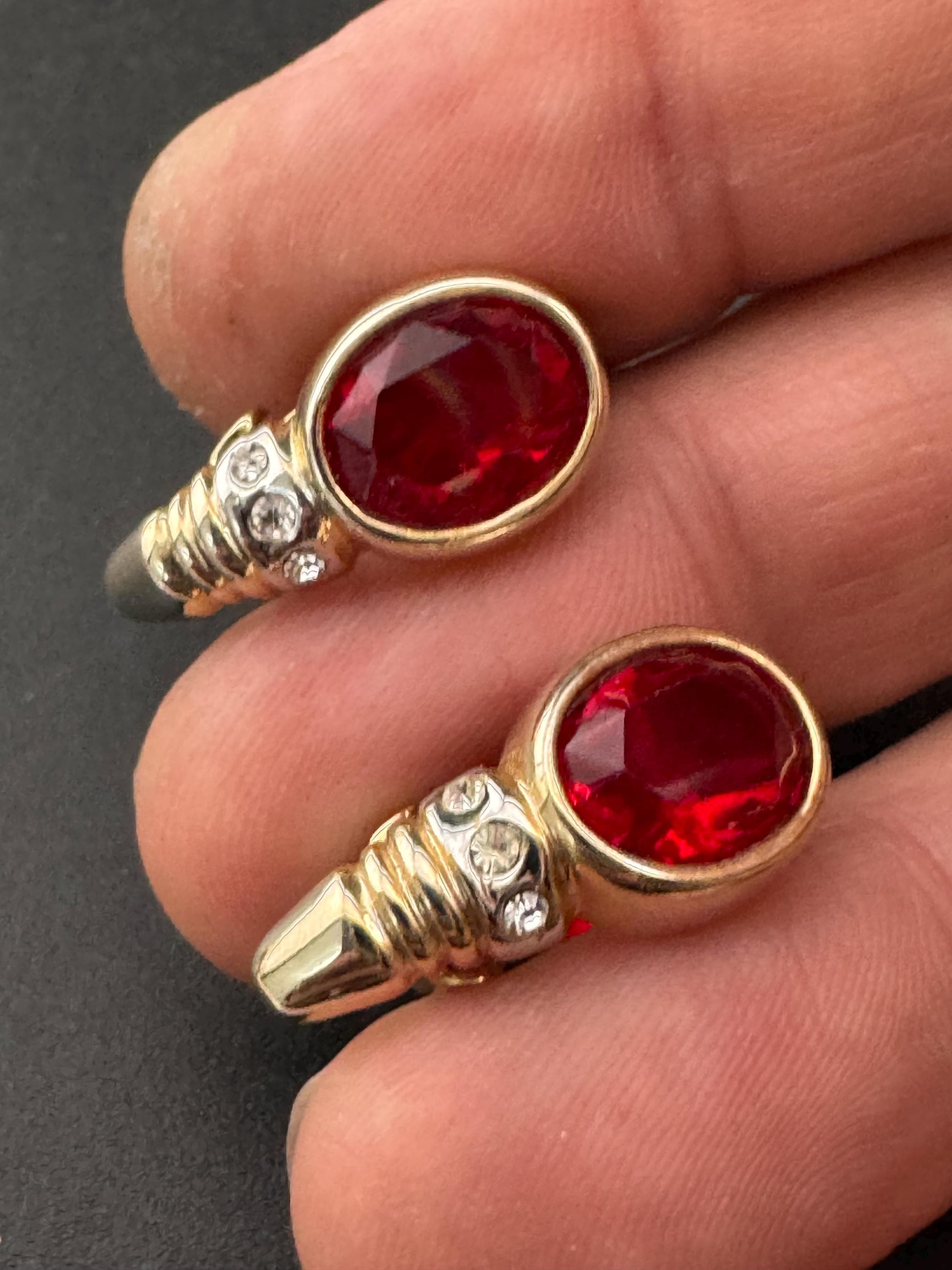 Vintage Gold Tone Red Cabochon Clip On Earrings 2cm