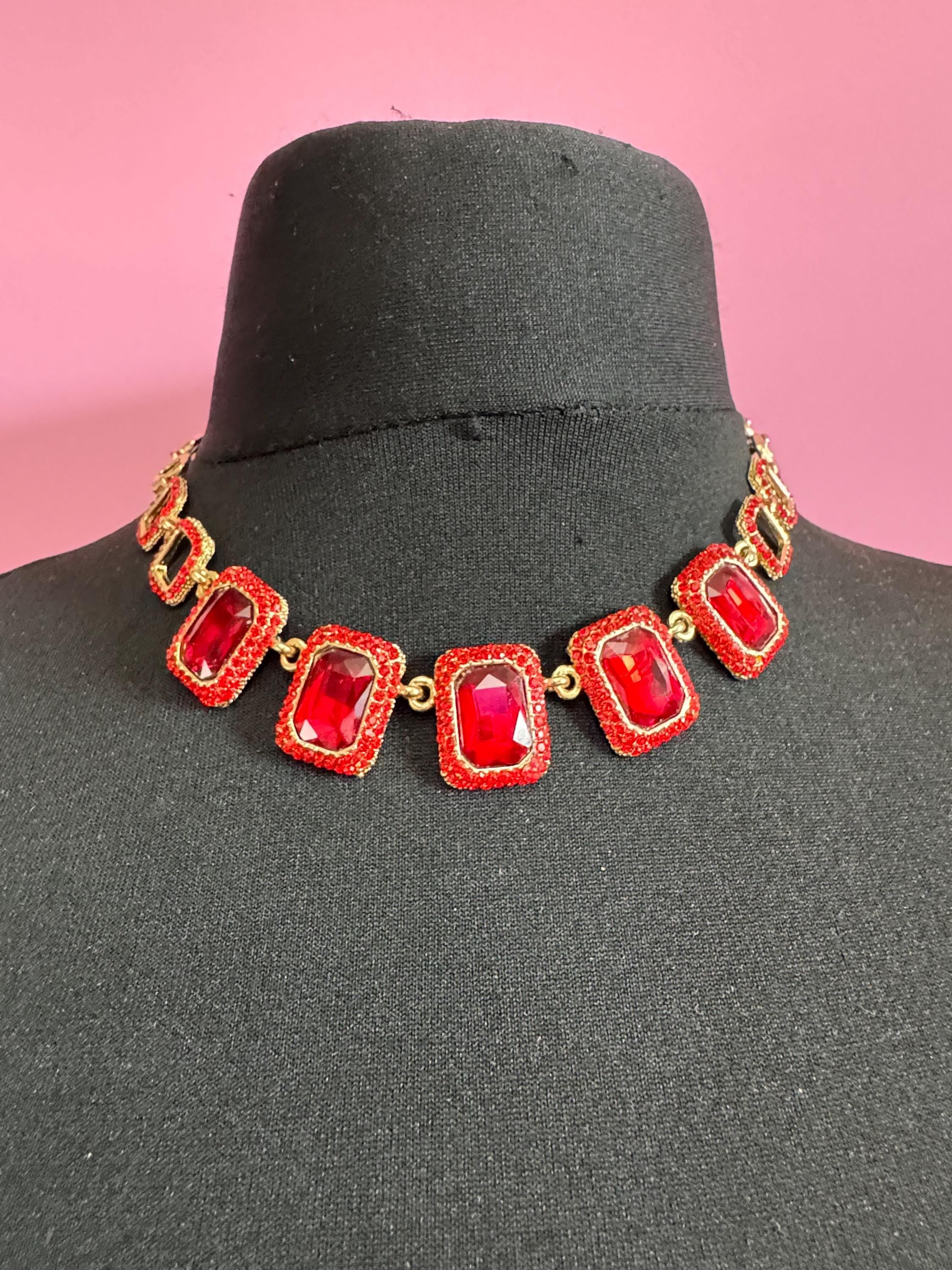 Retro gold tone Ruby red diamanté rhinestone choker necklace