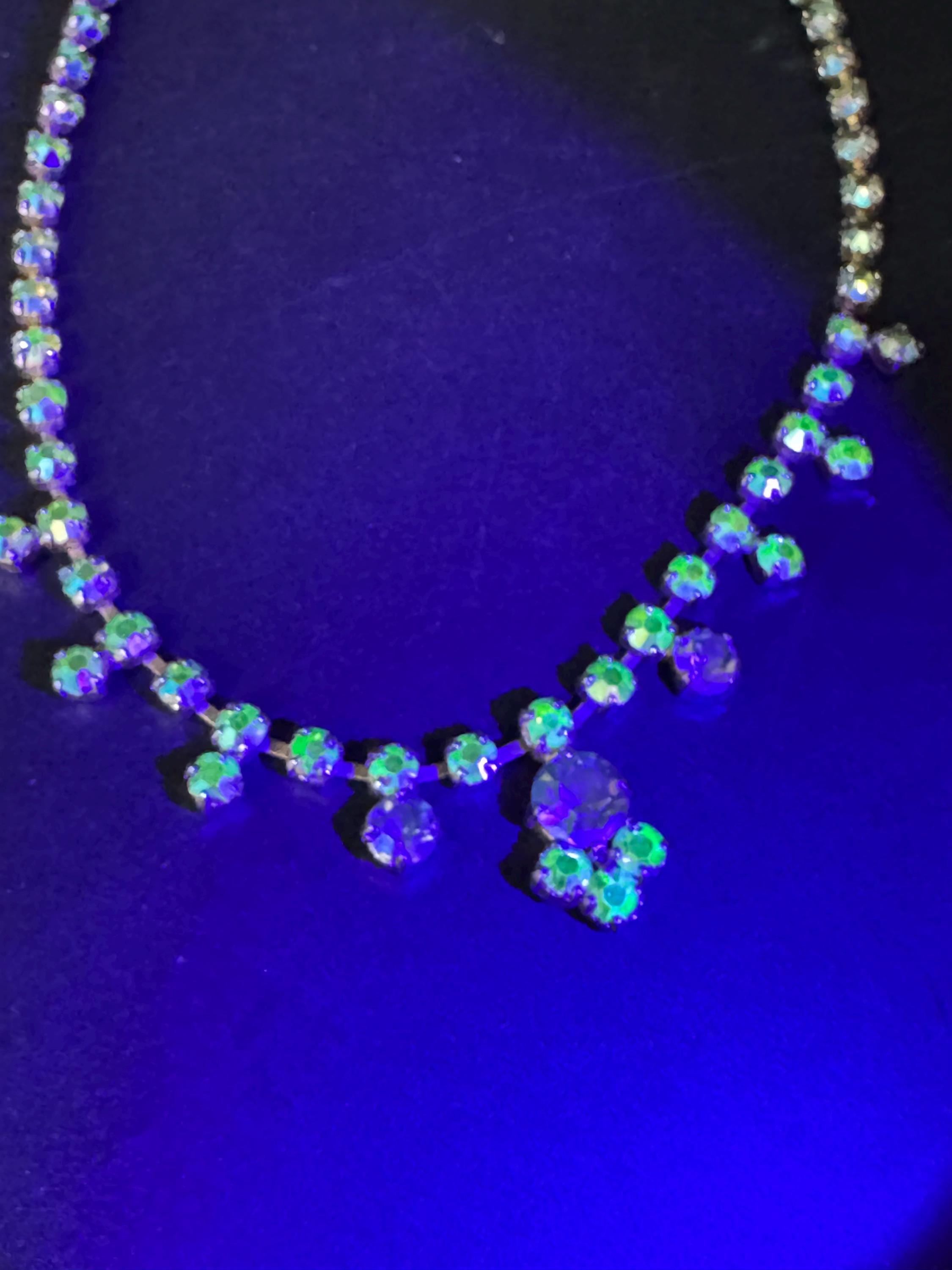 Uranium glass Petite fit 38.5 blue green Aurora borealis diamanté crystal necklace, glass, vintage