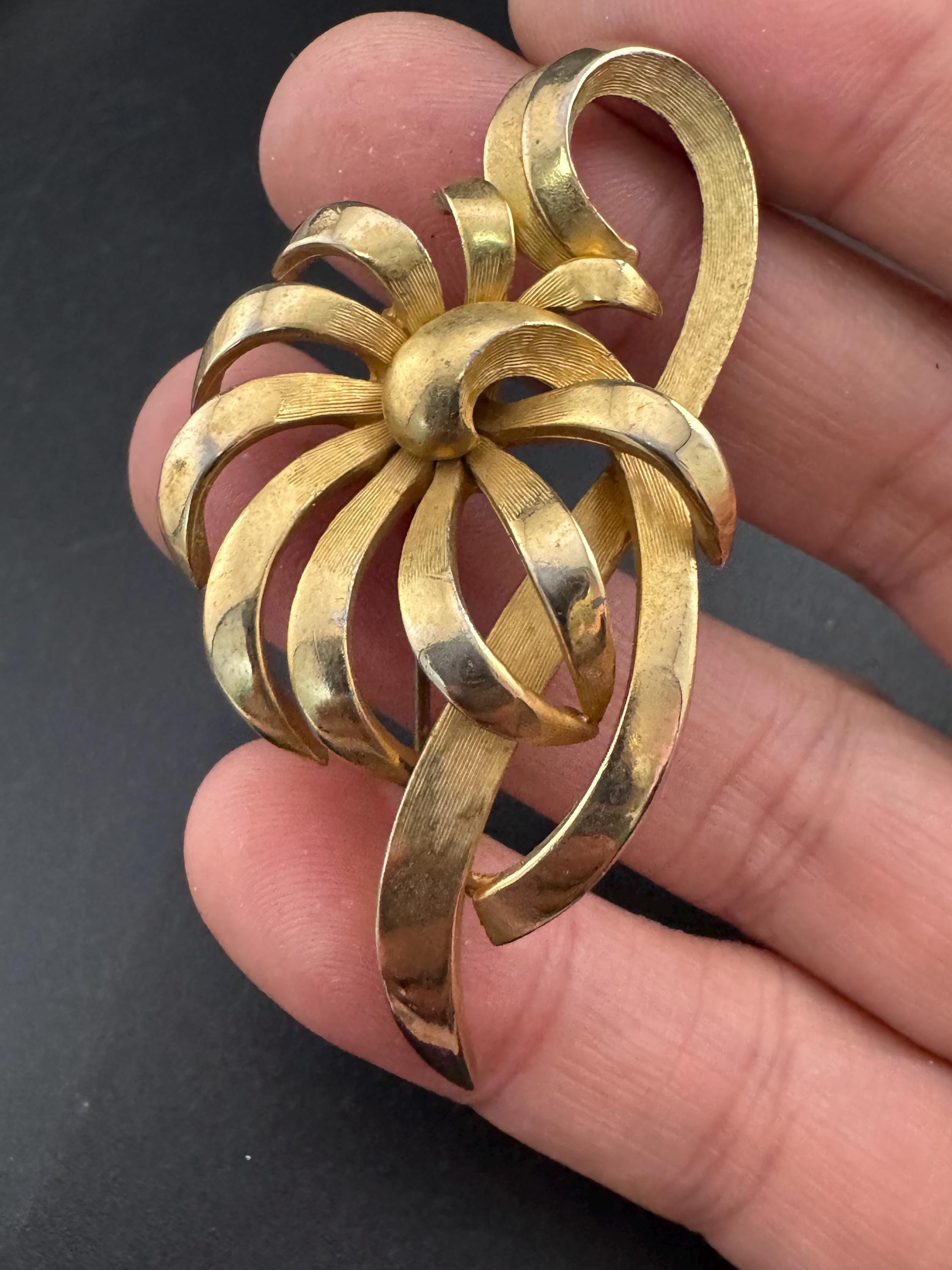 Signed SPHINX abstract floral brooch, gold plated 6cm, mid century