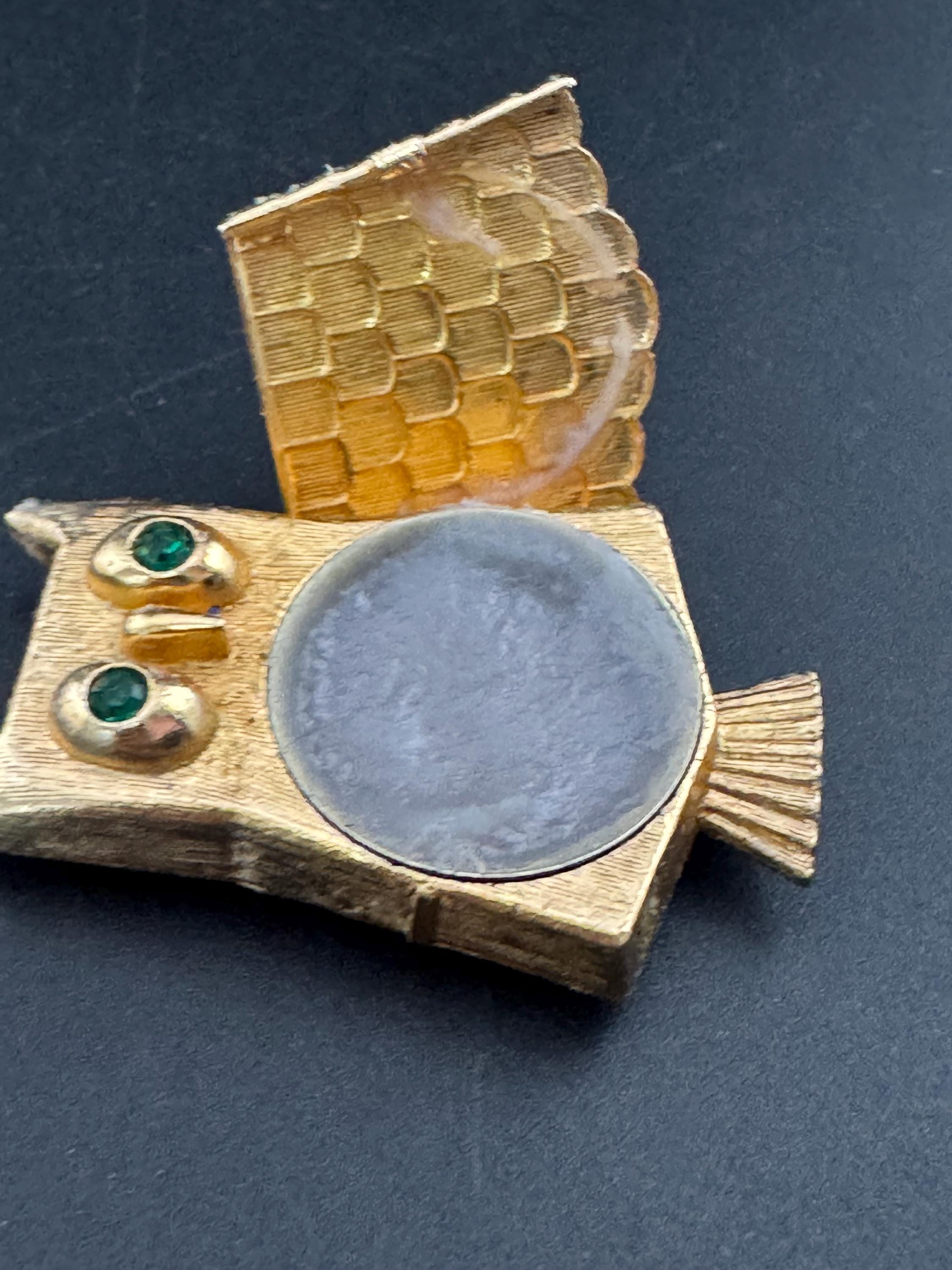 SIGNED AVON perfume compact Owl brooch large 6cm, gold tone