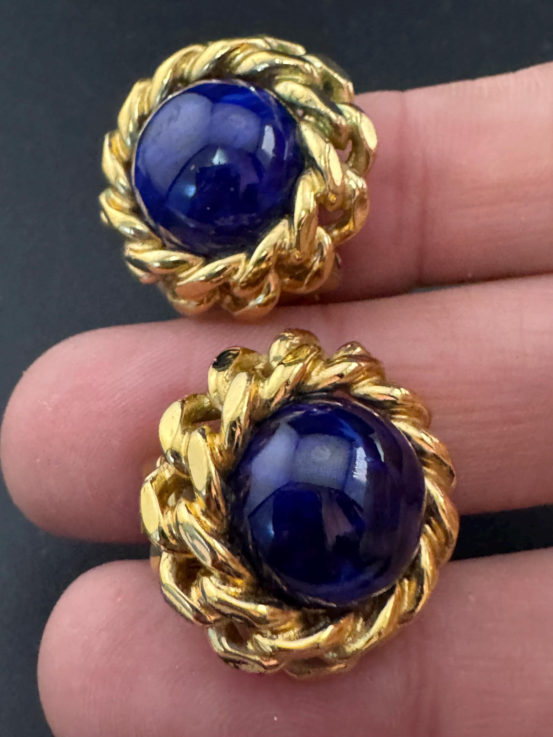 Signed GROSSE blue glass cabochon clip on earrings 2.5cm, gold chain edge