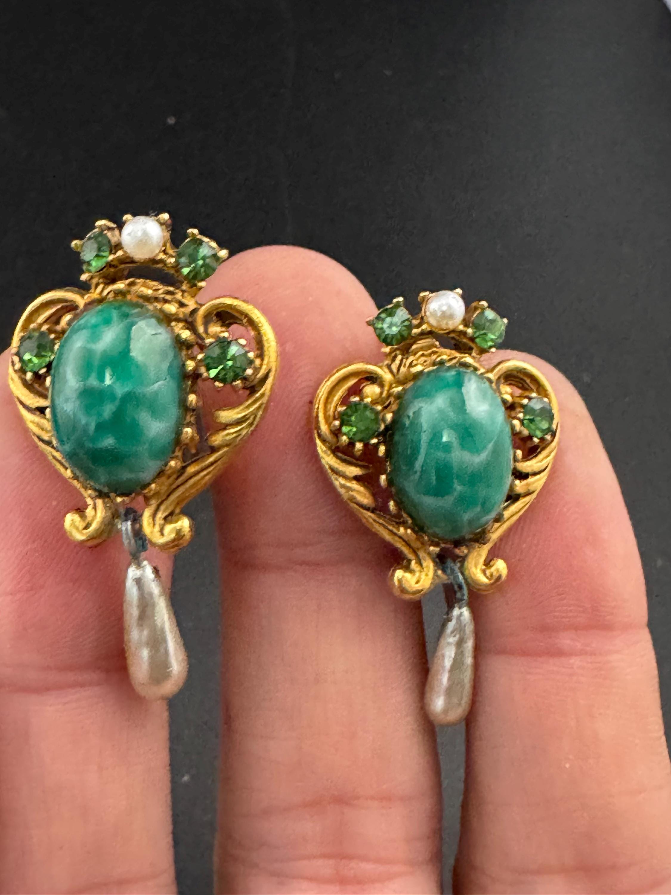 Signed Florenza Green Peking glass pearl drop clip on earrings