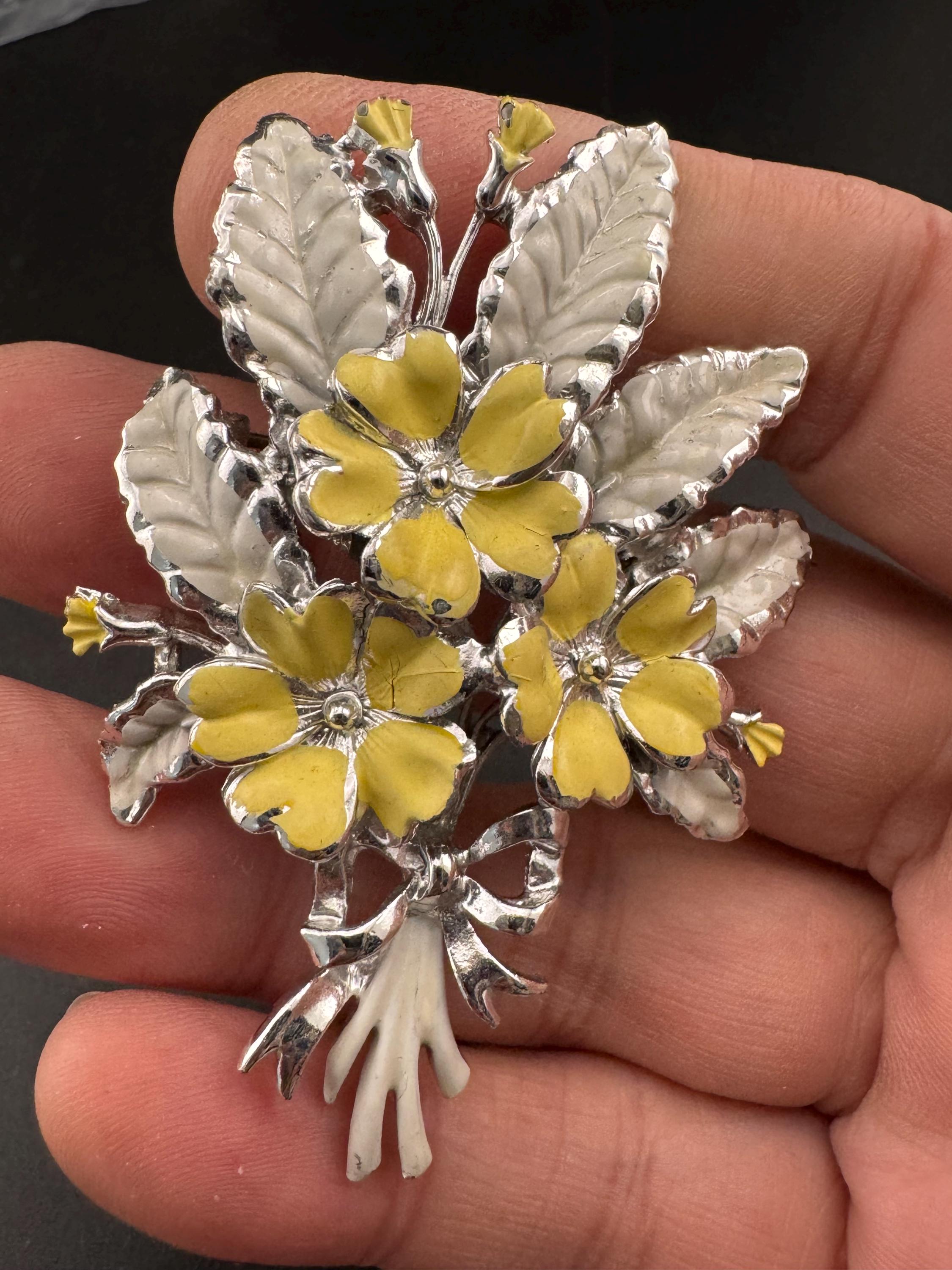 Vintage Enamel Exquisite floral birthday series brooch, yellow primrose flowers