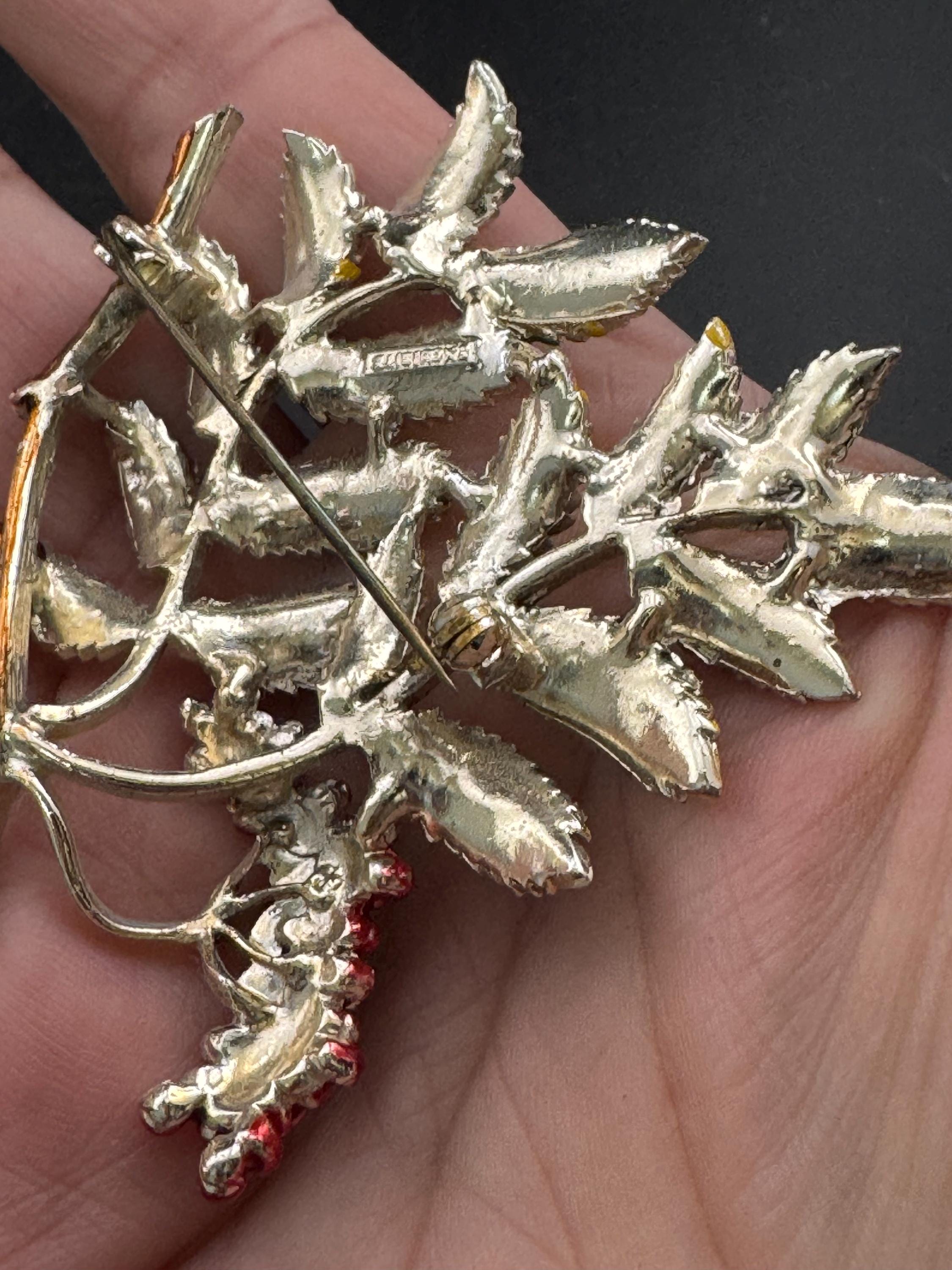 Vintage Enamel Exquisite floral mountain ash brooch, ref 5539