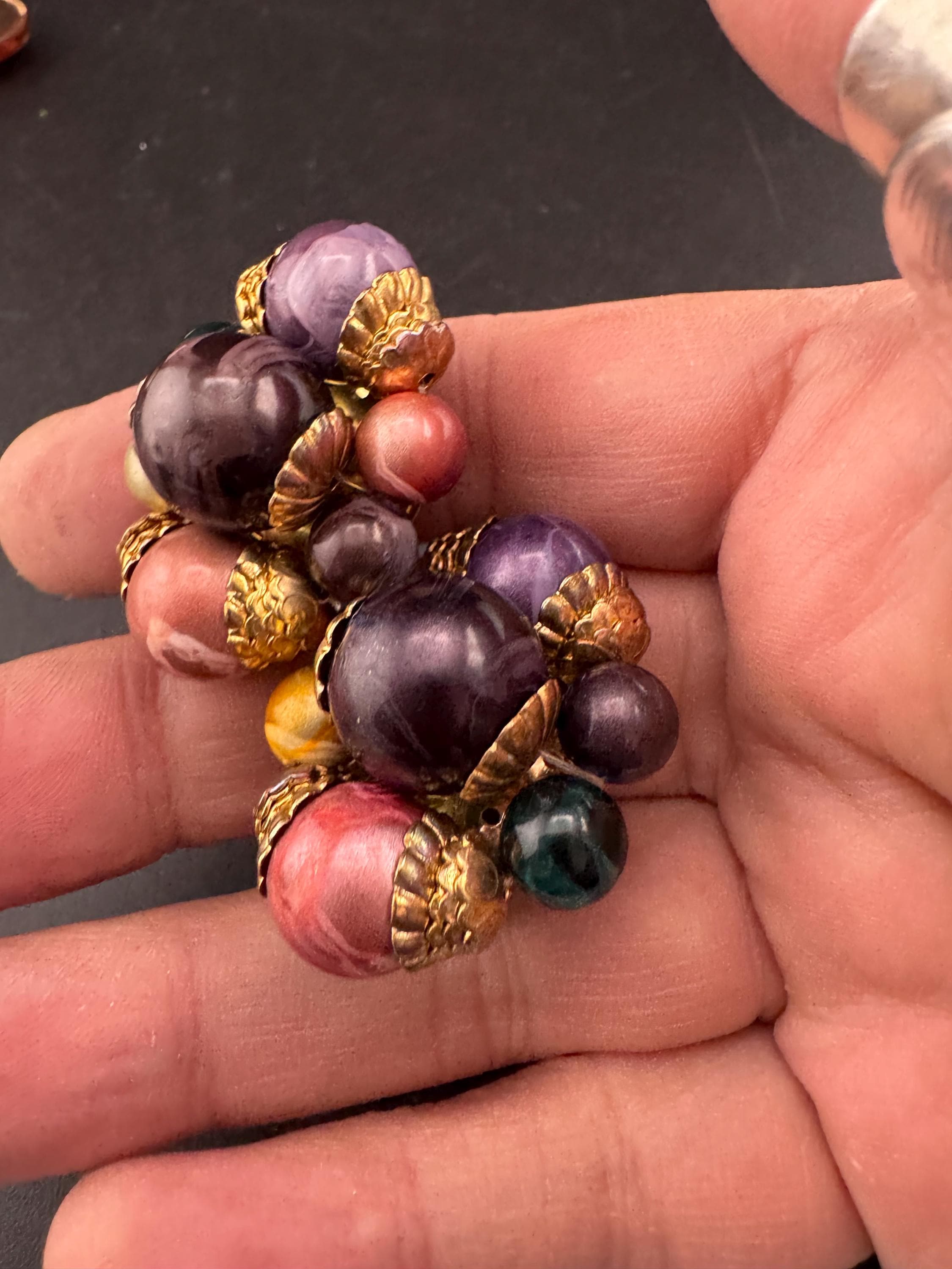 Vintage 1950s large 4cm purple pink  plastic beaded Cluster Clip On Earrings