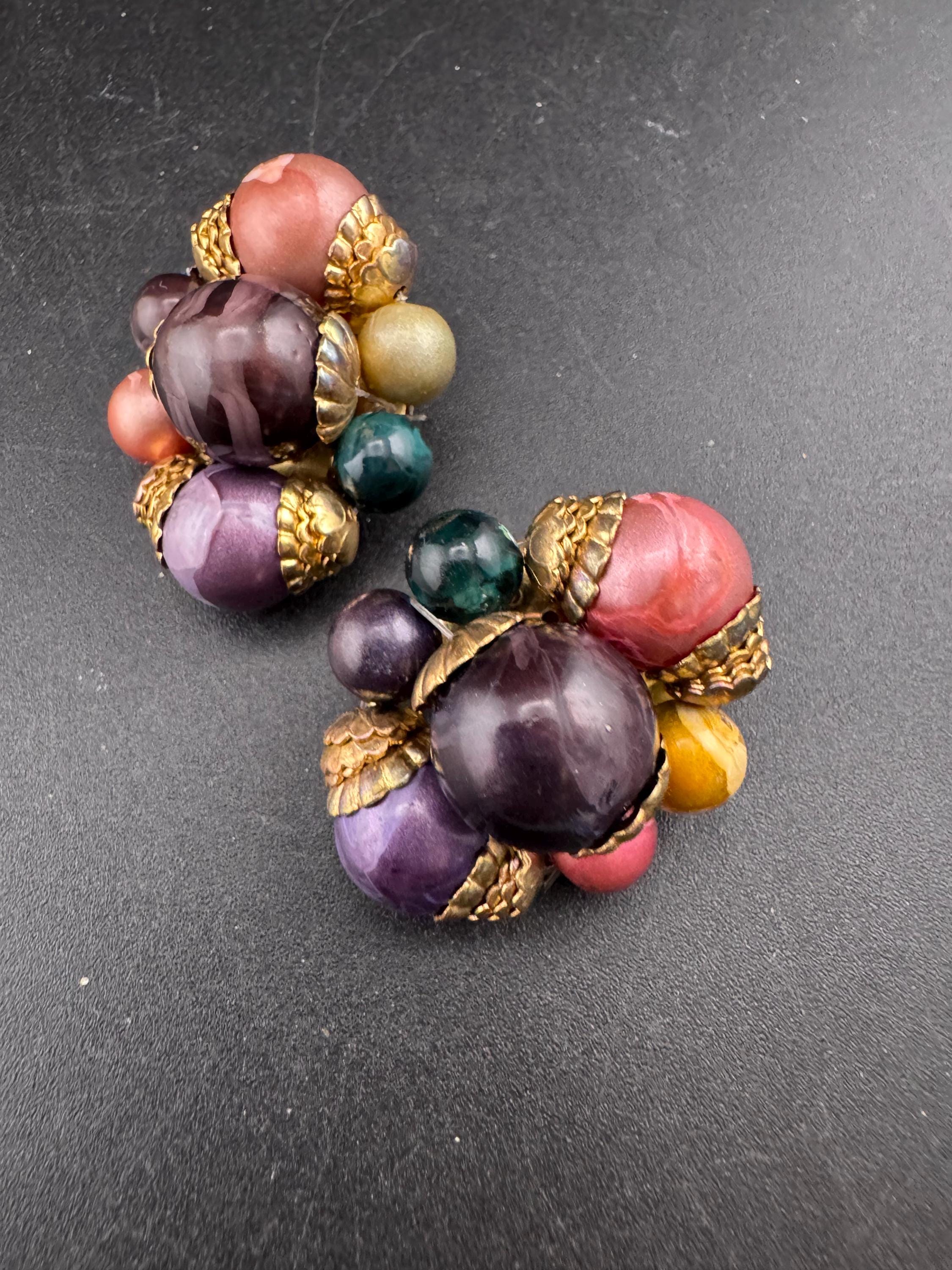 Vintage 1950s large 4cm purple pink  plastic beaded Cluster Clip On Earrings