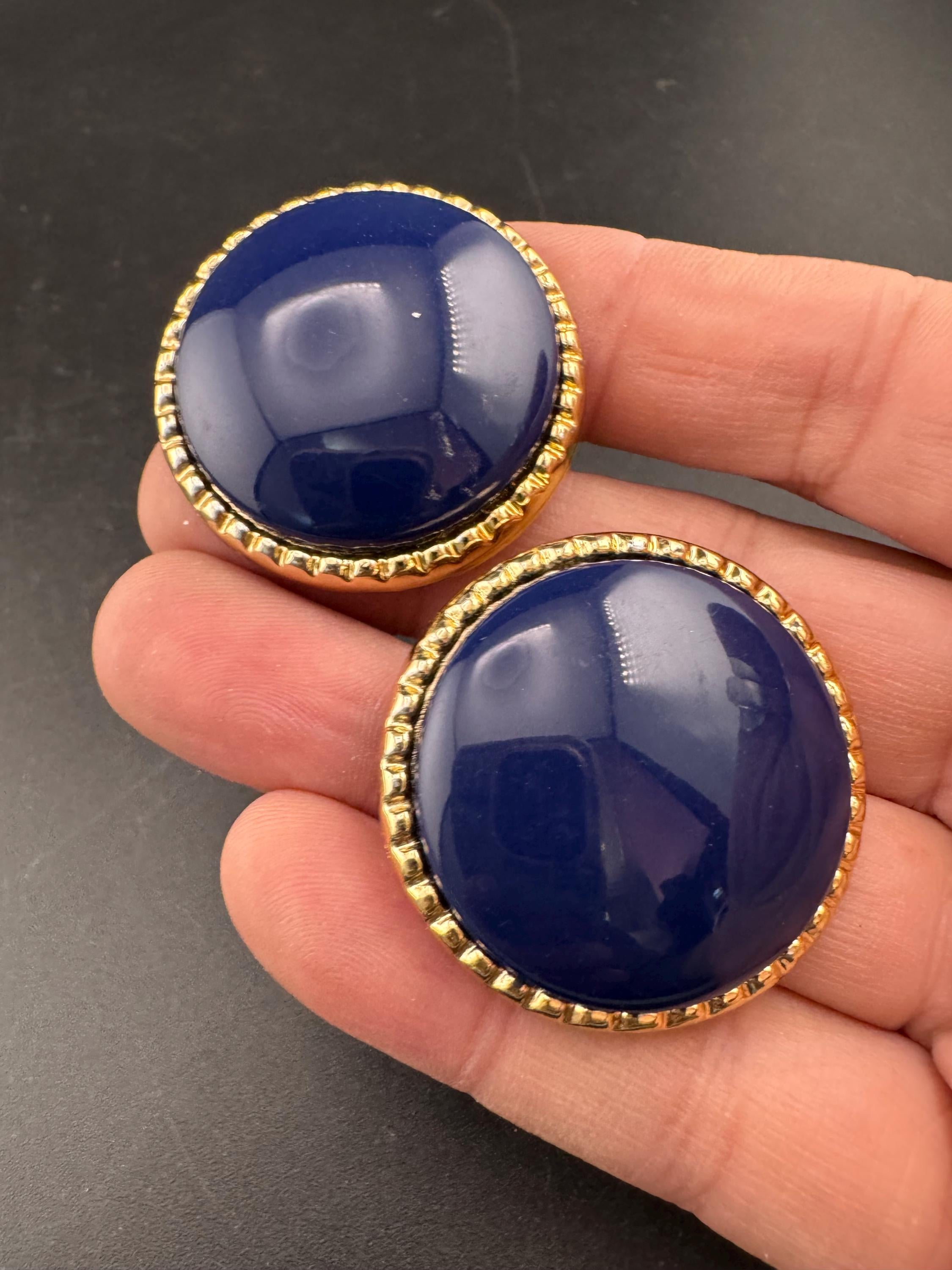Vintage plastic oversized navy blue  and gold tone clip on earrings 3cm