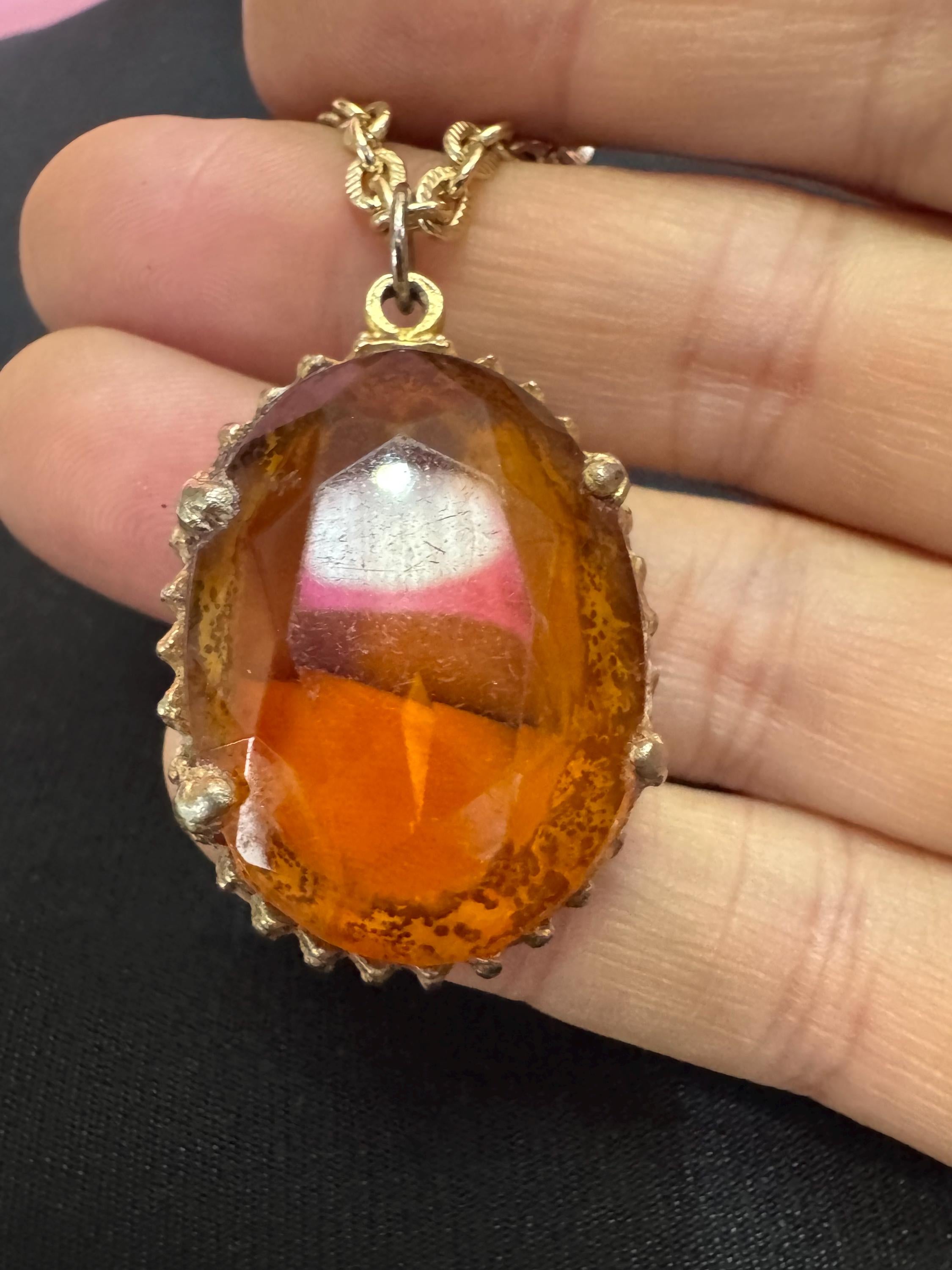 Vintage gold tone orange amber faceted Glass oval pendant necklace on 64cm chain
