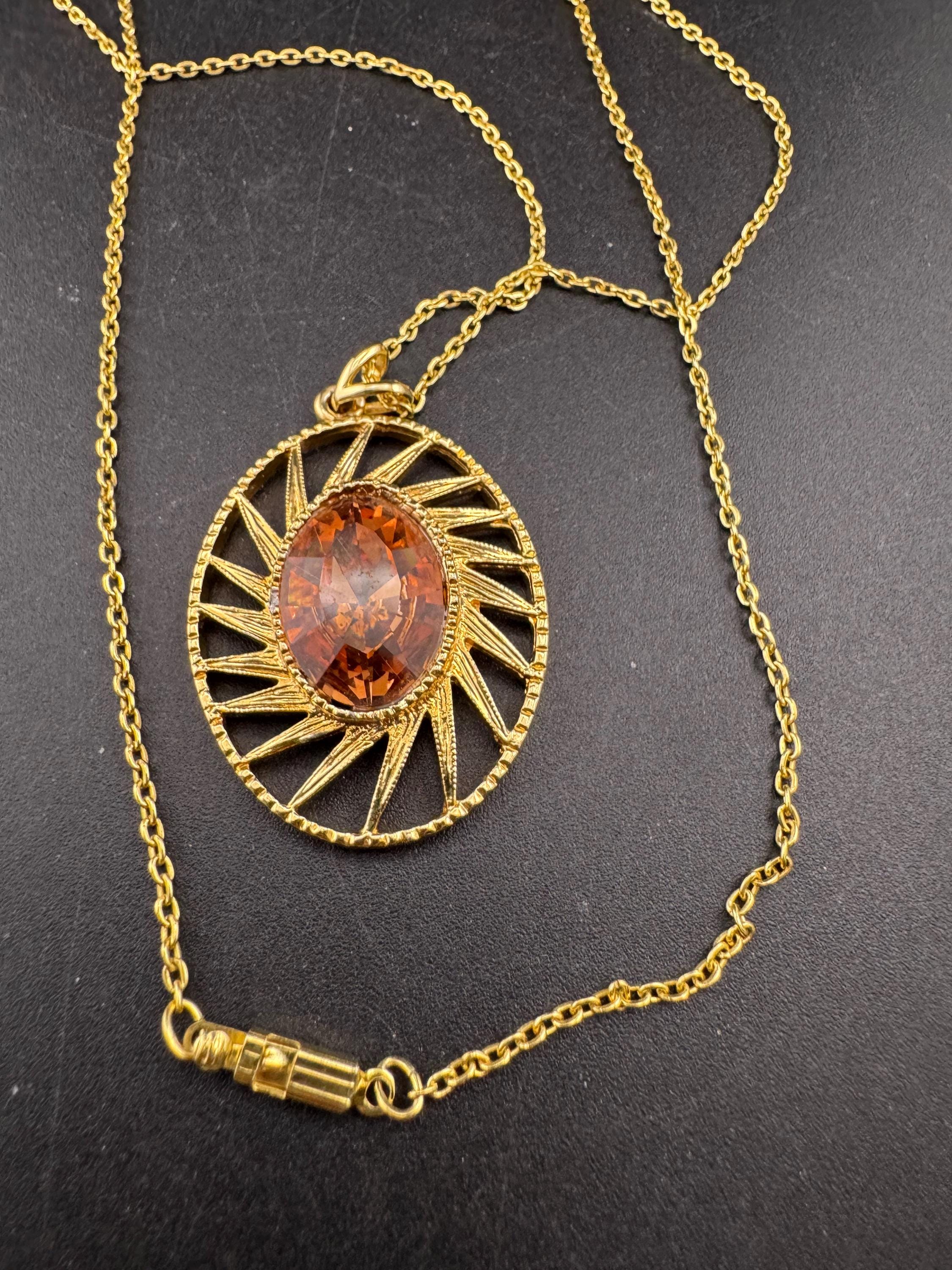 Vintage gold tone brown orange topaz faceted Glass oval pendant necklace on 56cm chain