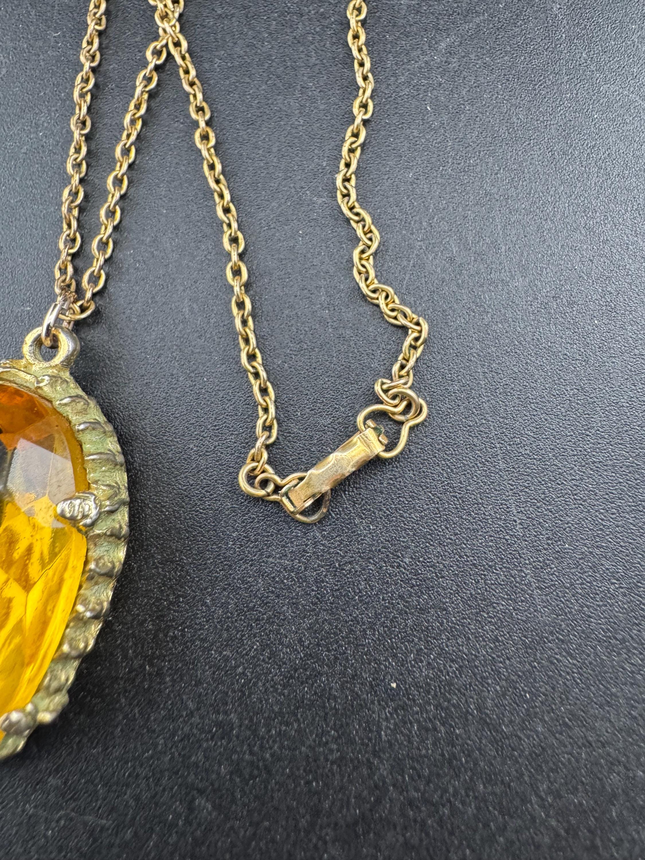 Vintage gold tone orange amber faceted Glass oval pendant necklace on 50cm chain