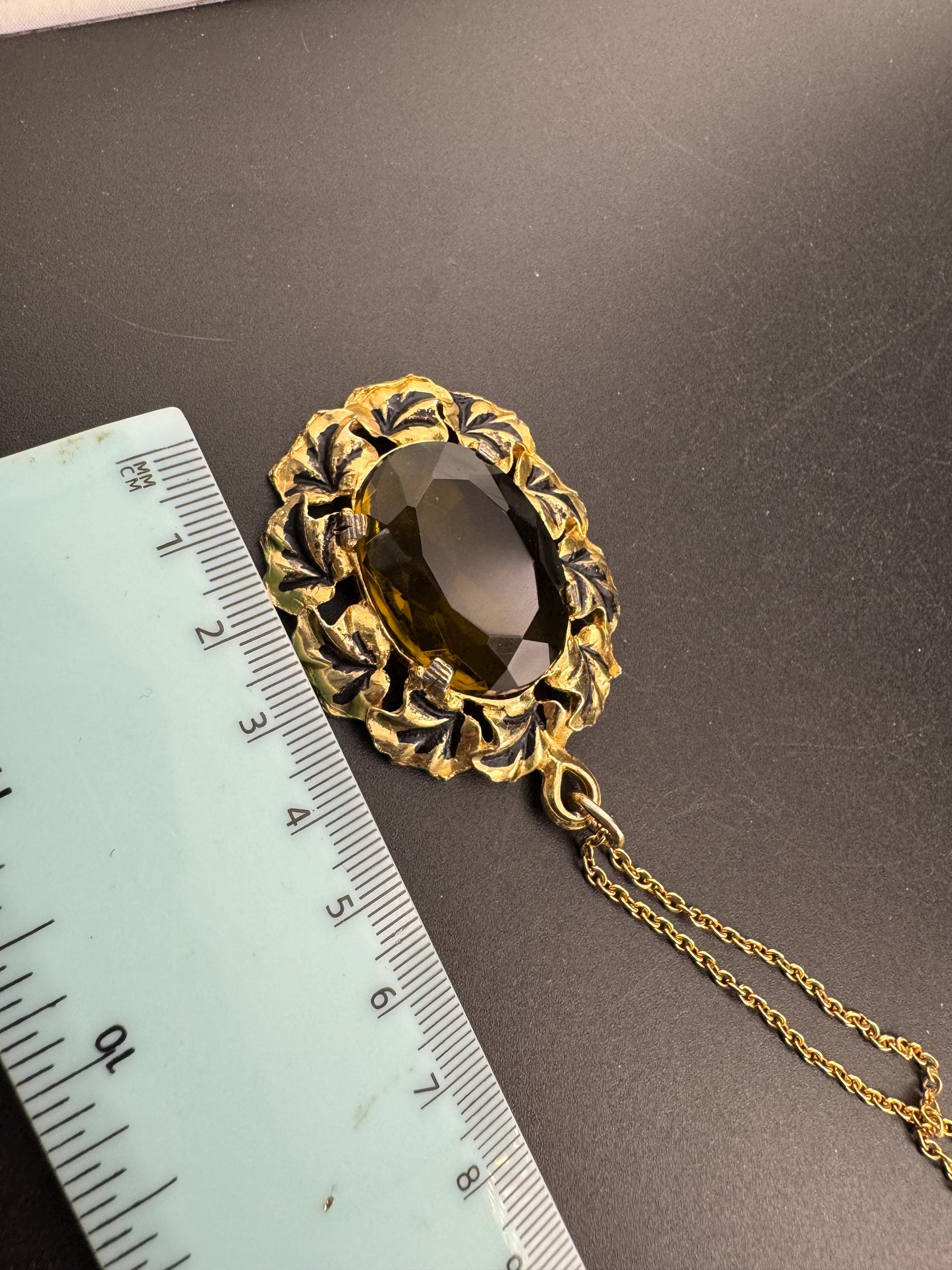 Vintage gold tone orange green faceted Glass oval pendant necklace on 45cm chain