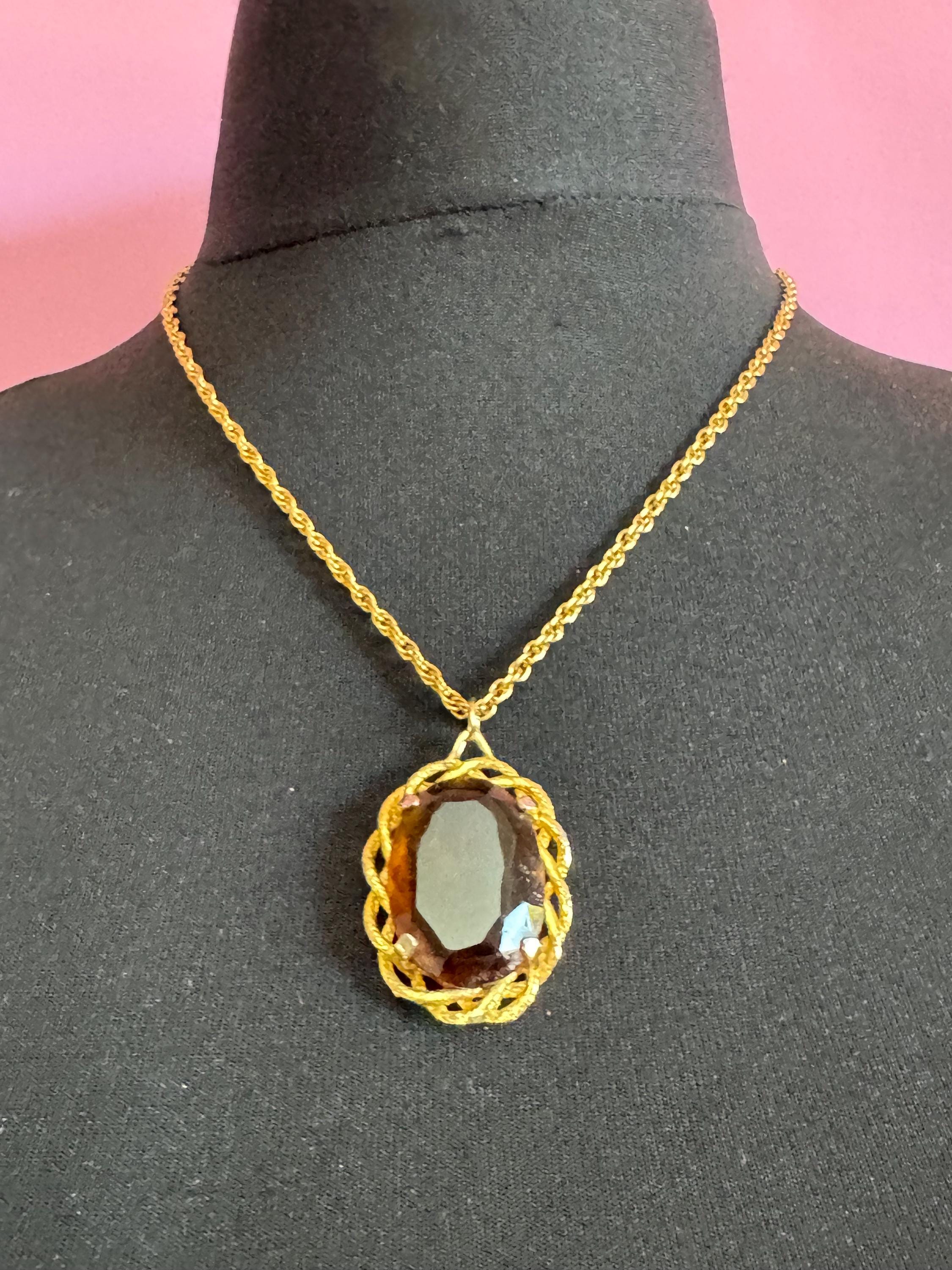 Vintage gold tone brown taupe faceted Glass oval pendant necklace on 48cm chain