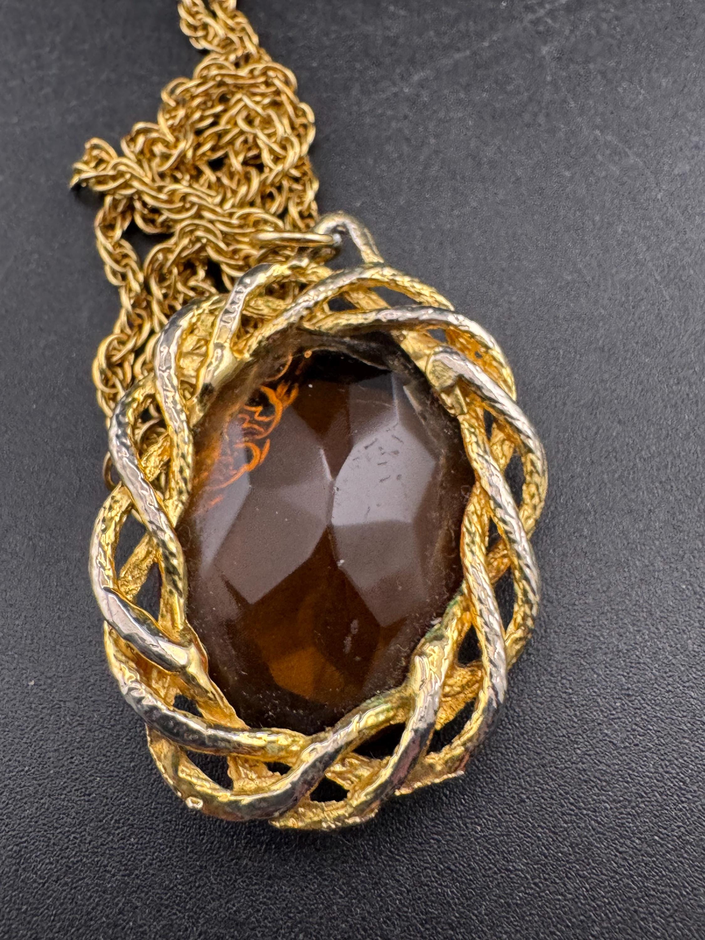 Vintage gold tone brown taupe faceted Glass oval pendant necklace on 48cm chain