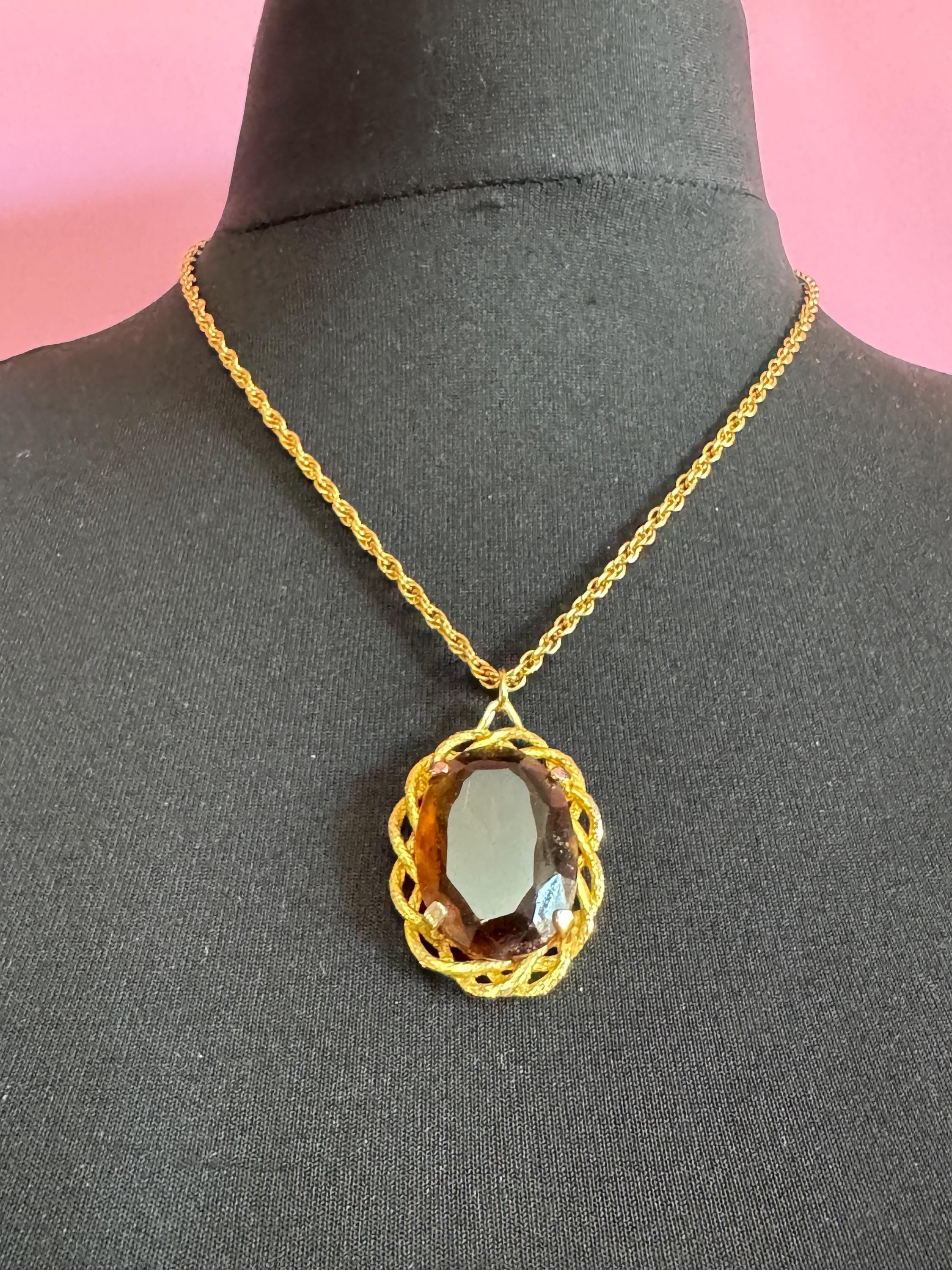 Vintage gold tone brown taupe faceted Glass oval pendant necklace on 48cm chain