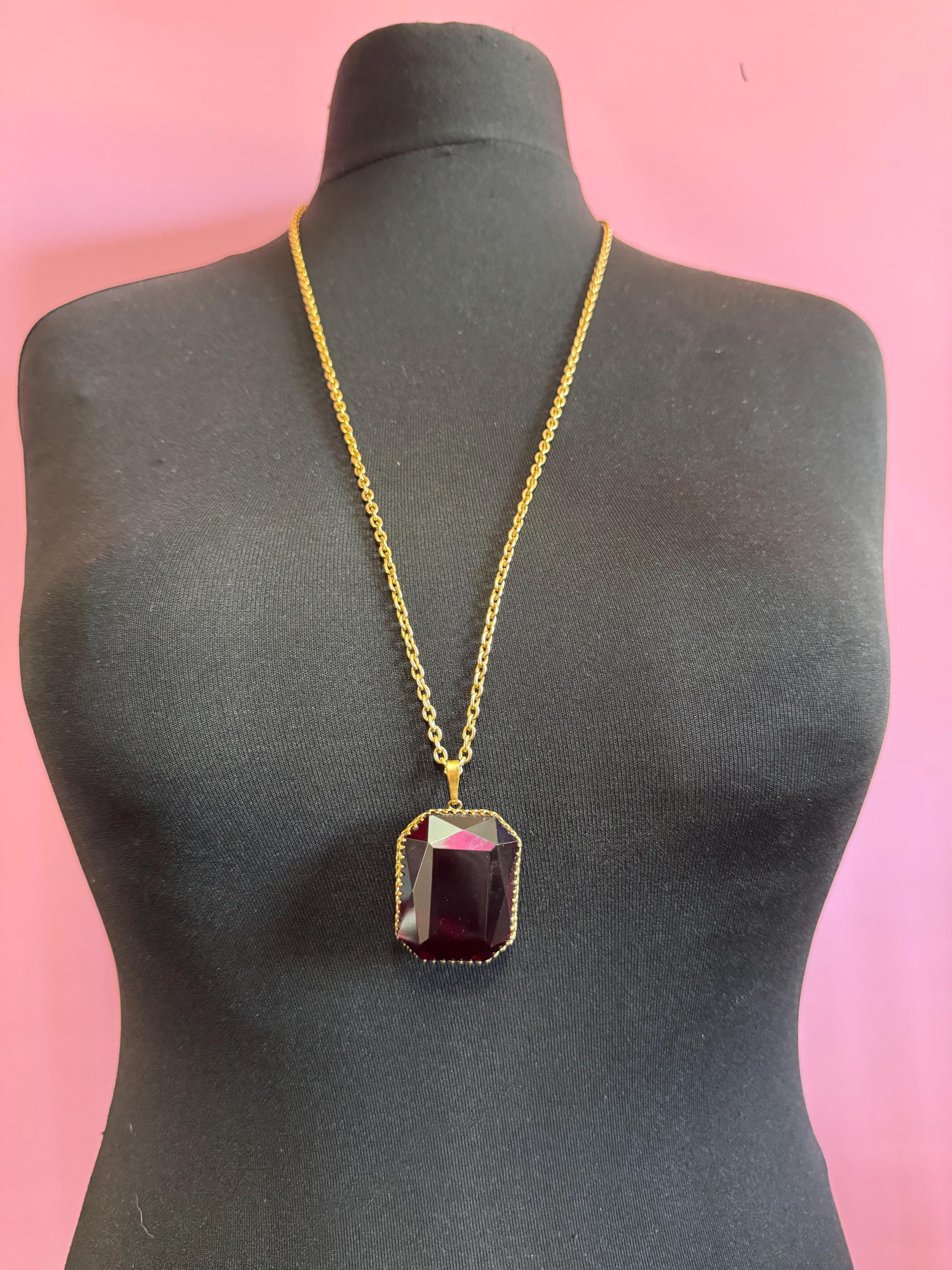 Modernist brutalist chunky gold tone ruby red glass pendant necklace on a 82cm chain