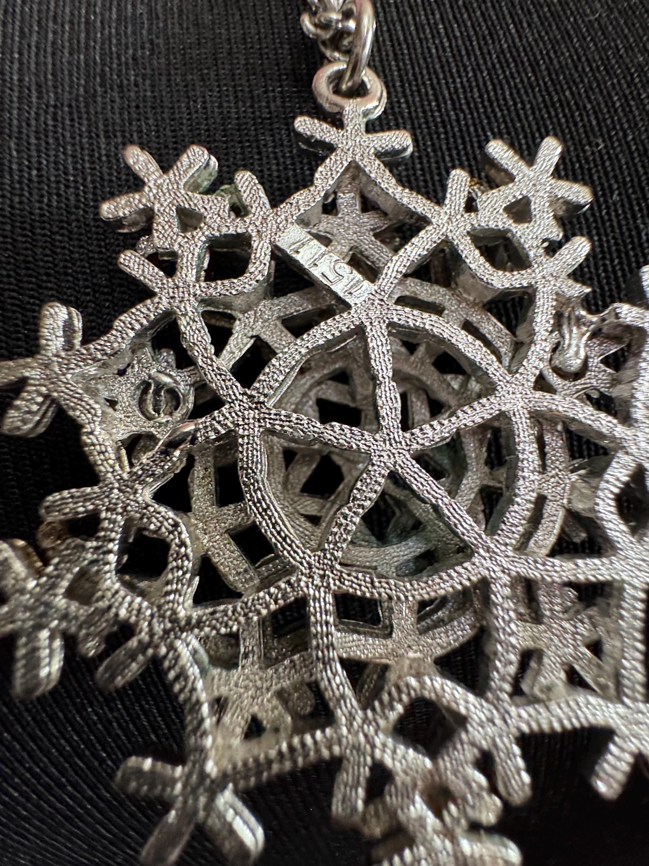 Vintage Modernist brutalist snowflake pendant necklace , 1970s
