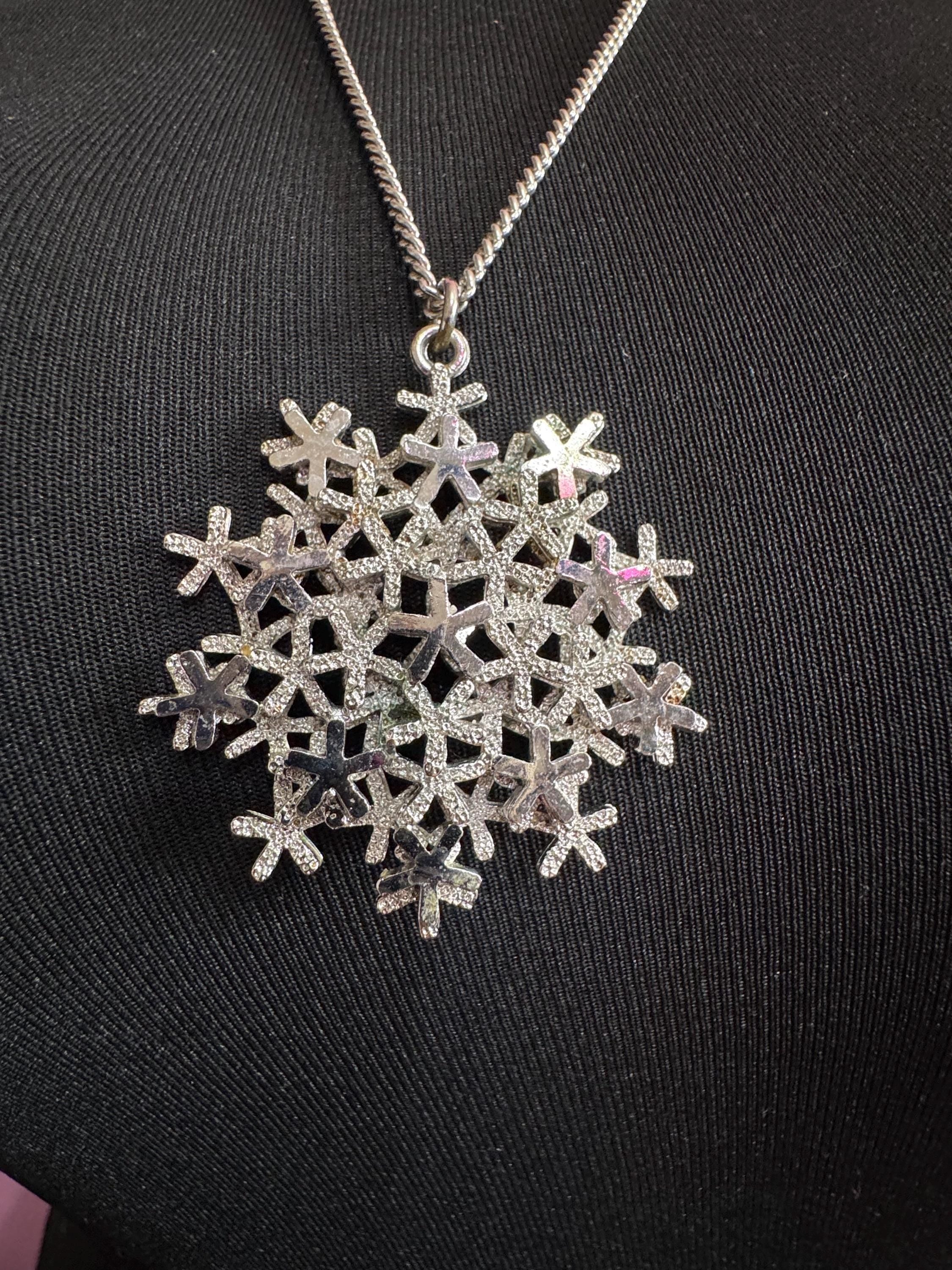 Vintage Modernist brutalist snowflake pendant necklace , 1970s