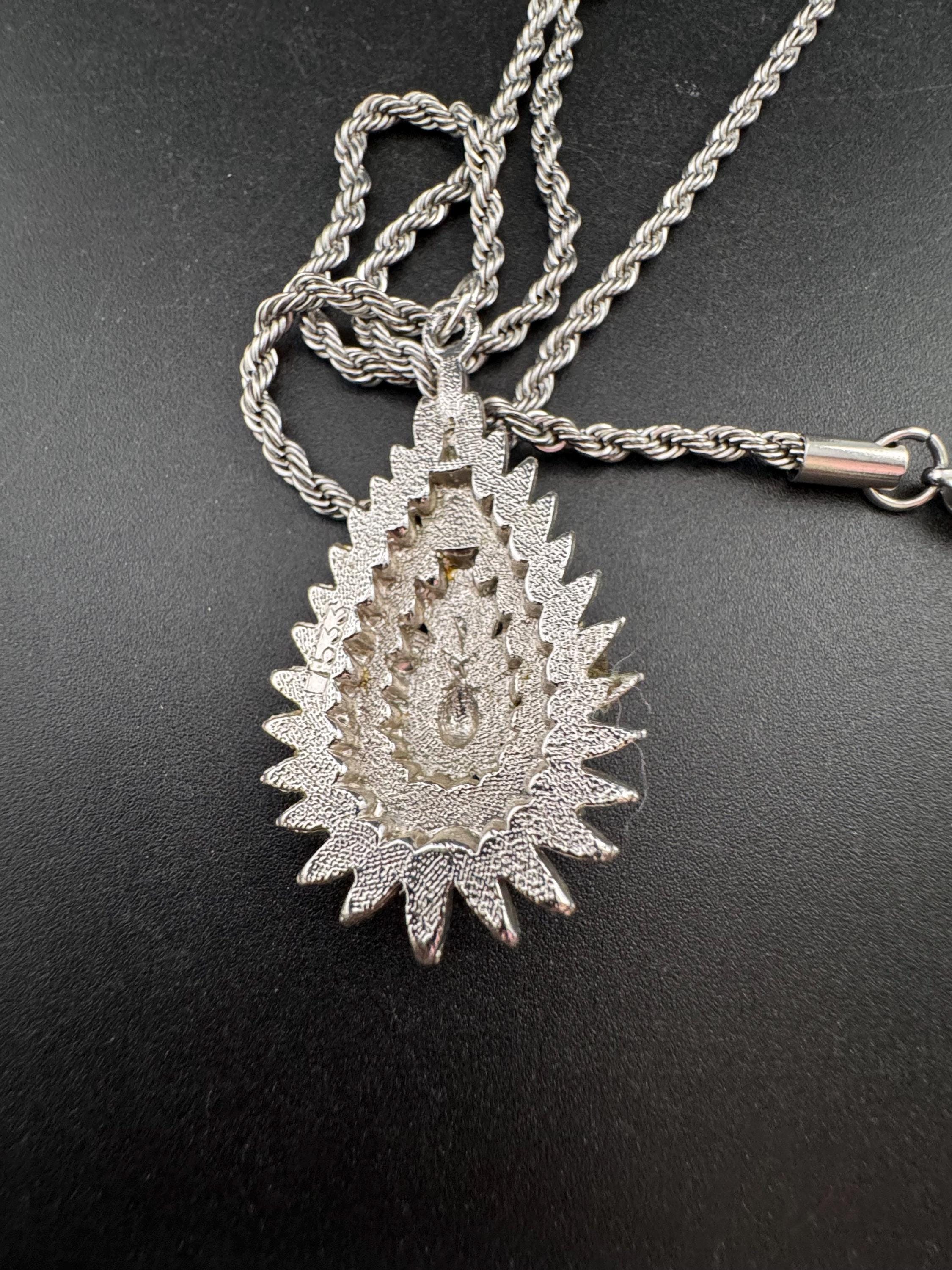 Vintage modernist brutalist Teardrop pendant necklace 1970s