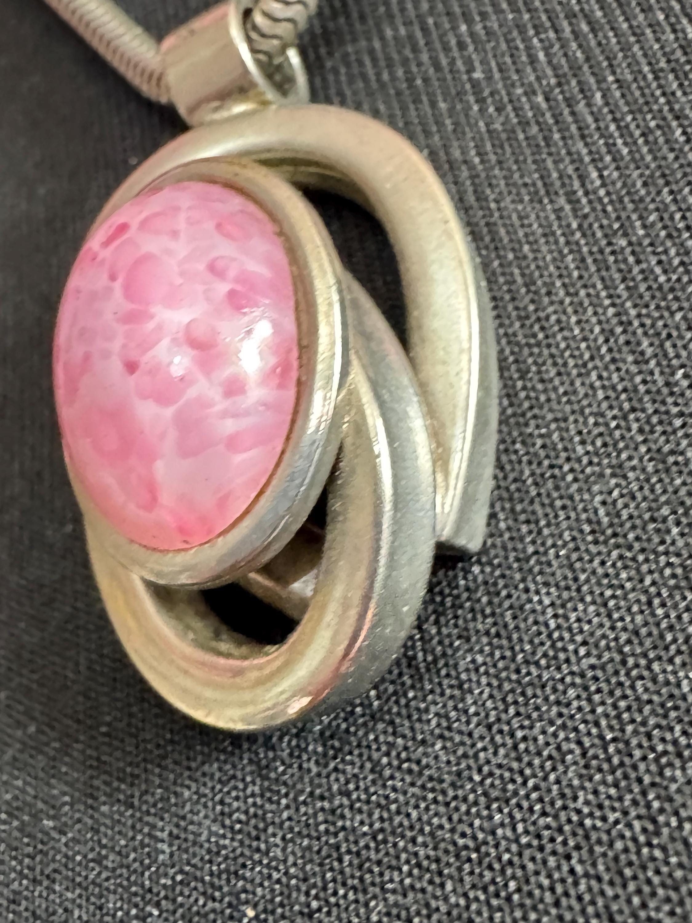 Vintage 1970s pink cabochon modernist chrome pendant necklace