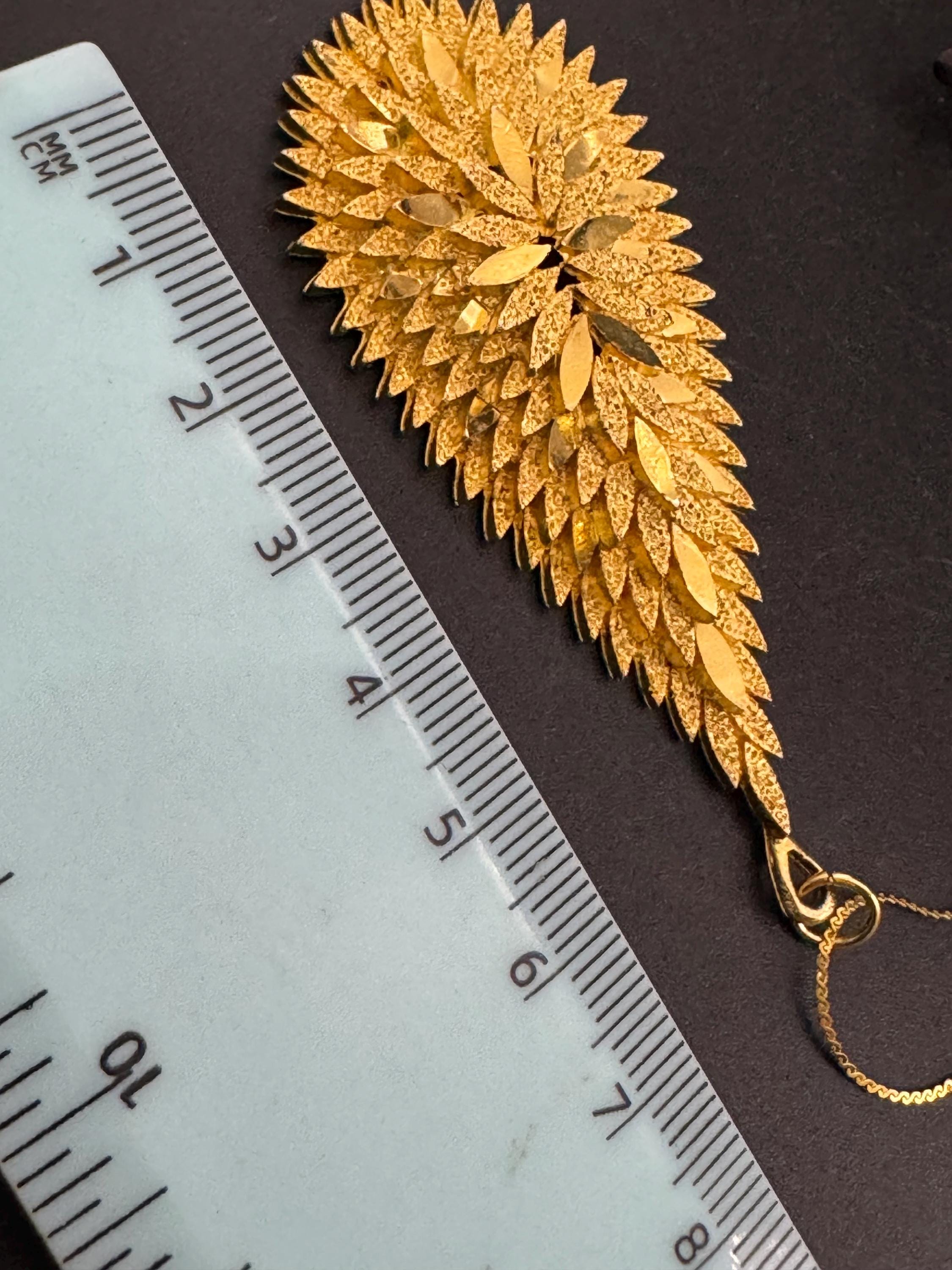 Vintage modernist teardrop pendant  necklace, gold tone brutalist