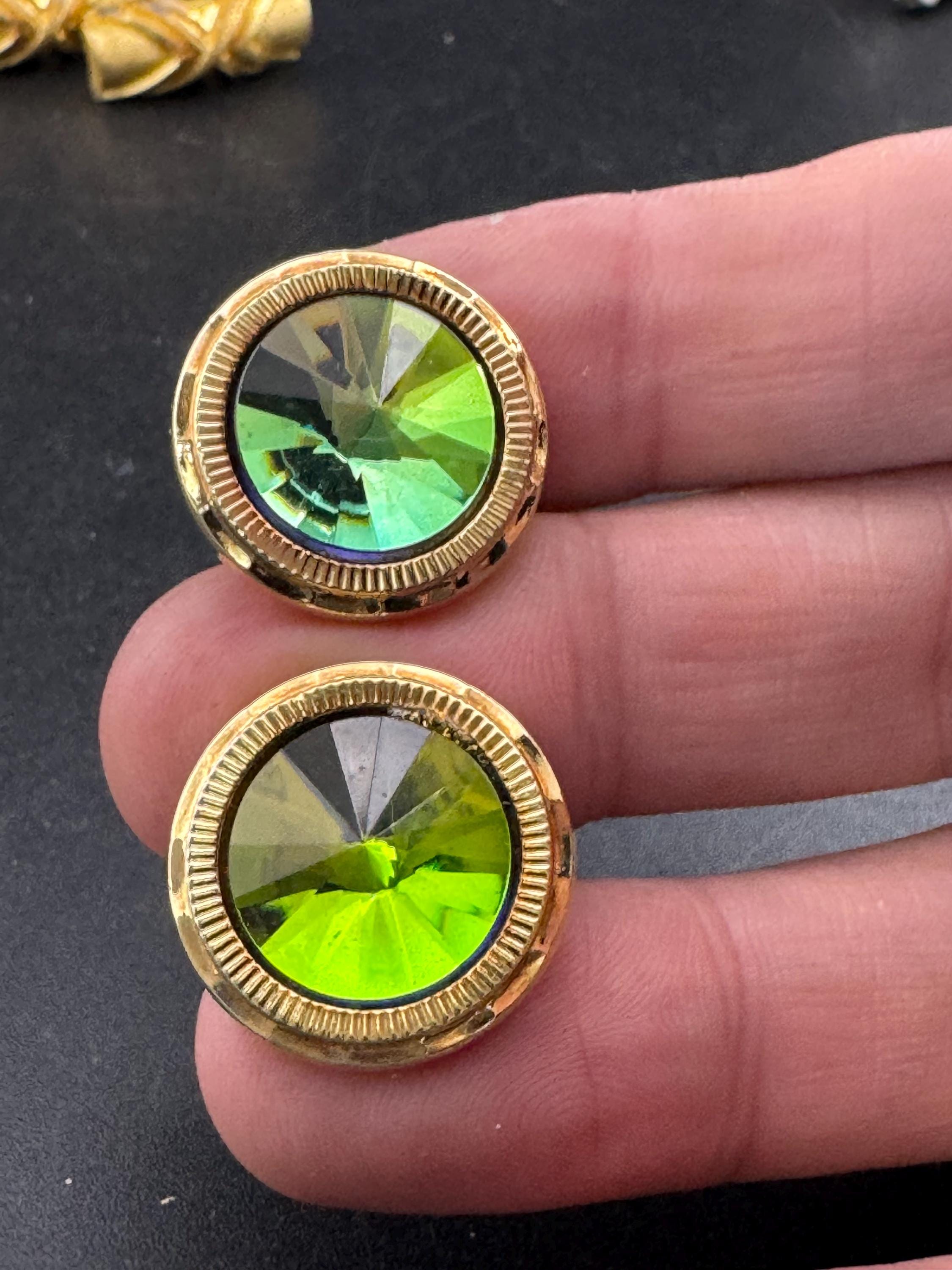 Vintage men’s gold cufflinks with green Rivoli crystal Rhinestones, Brutalist 1970s