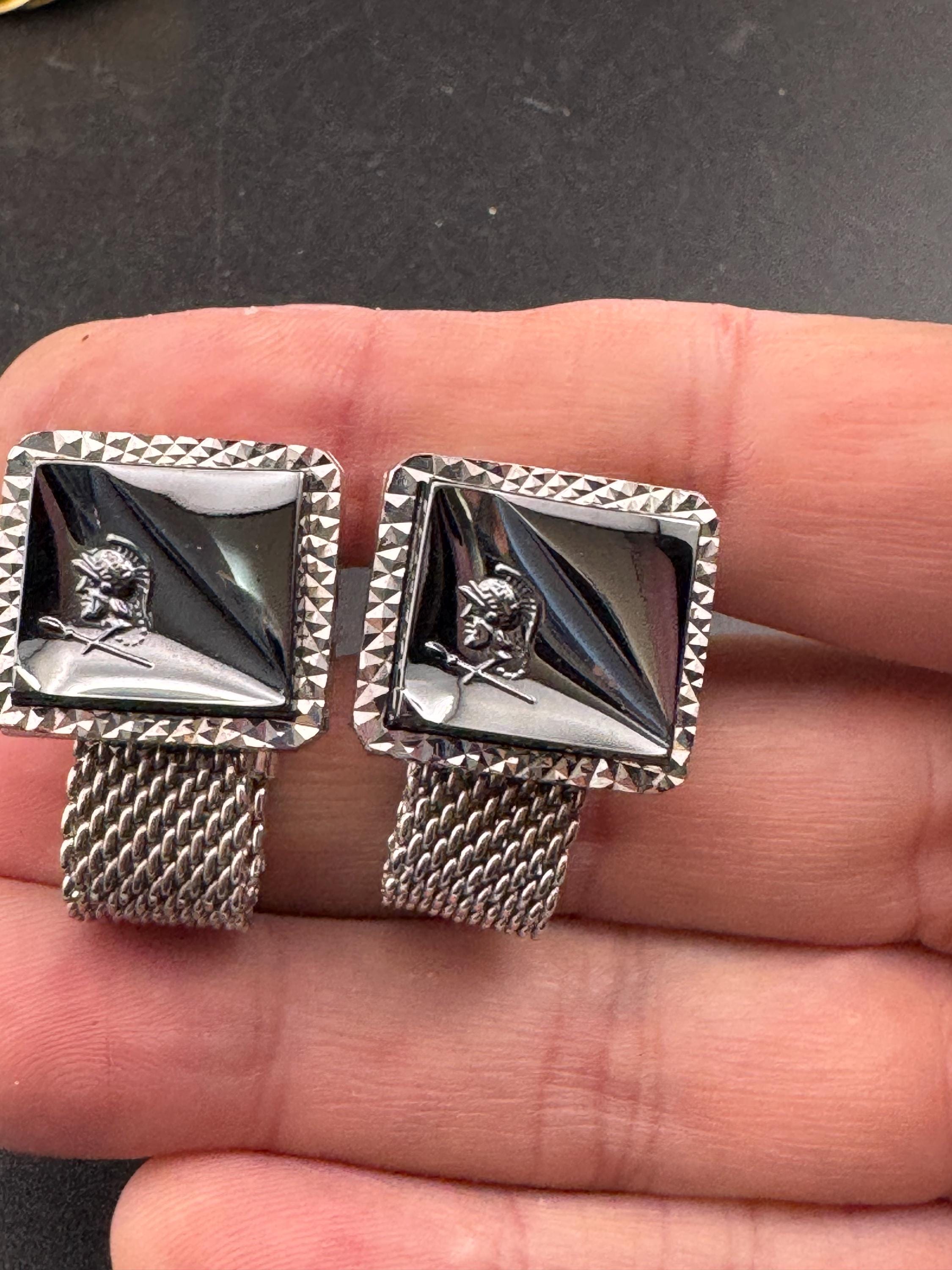 Vintage men’s centurion mesh cufflinks with black hematite , Brutalist 1970s silver tone