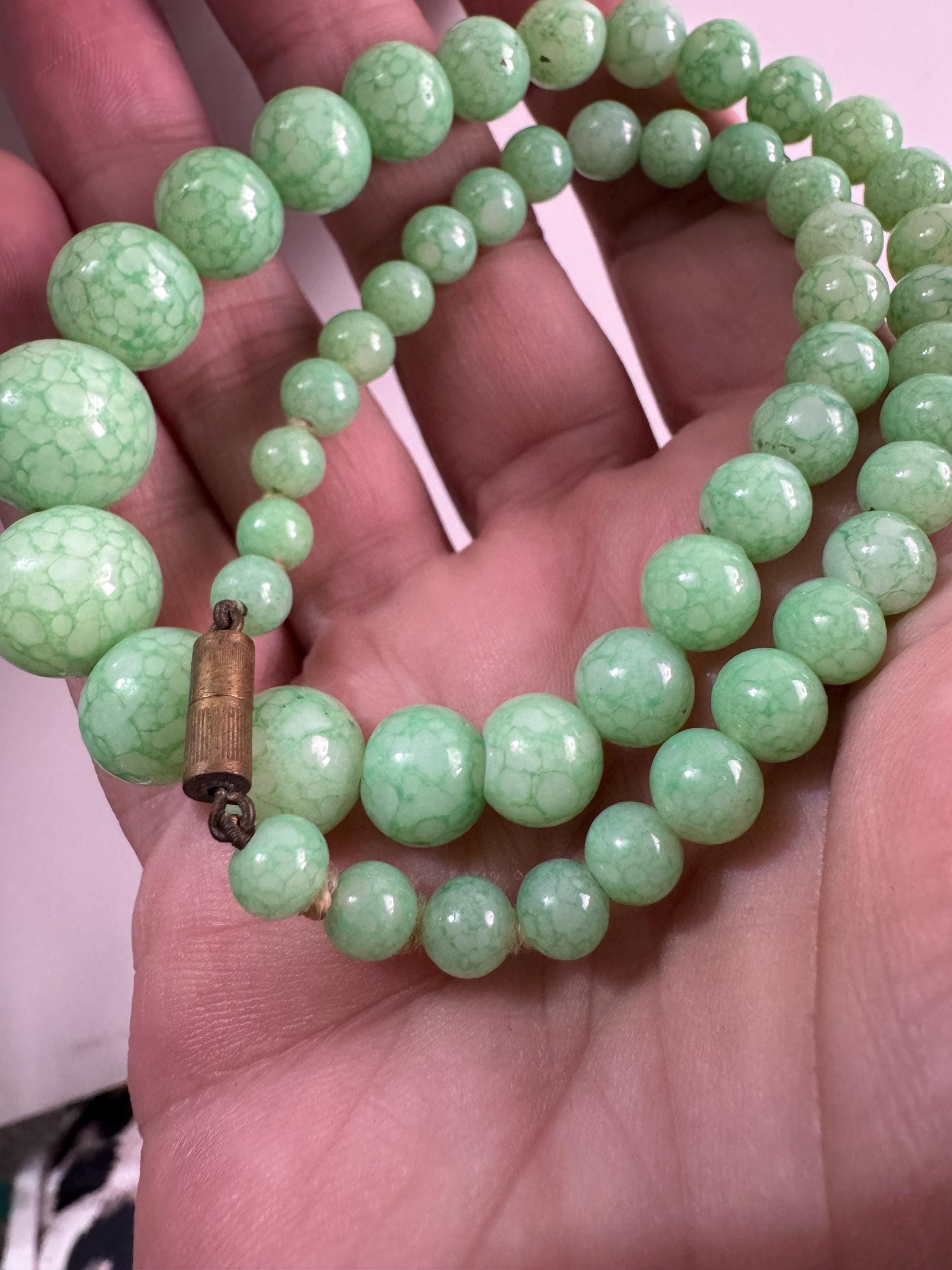 Art Deco czech gold tone necklace with green peking glass or ceramic stones 38.5cm
