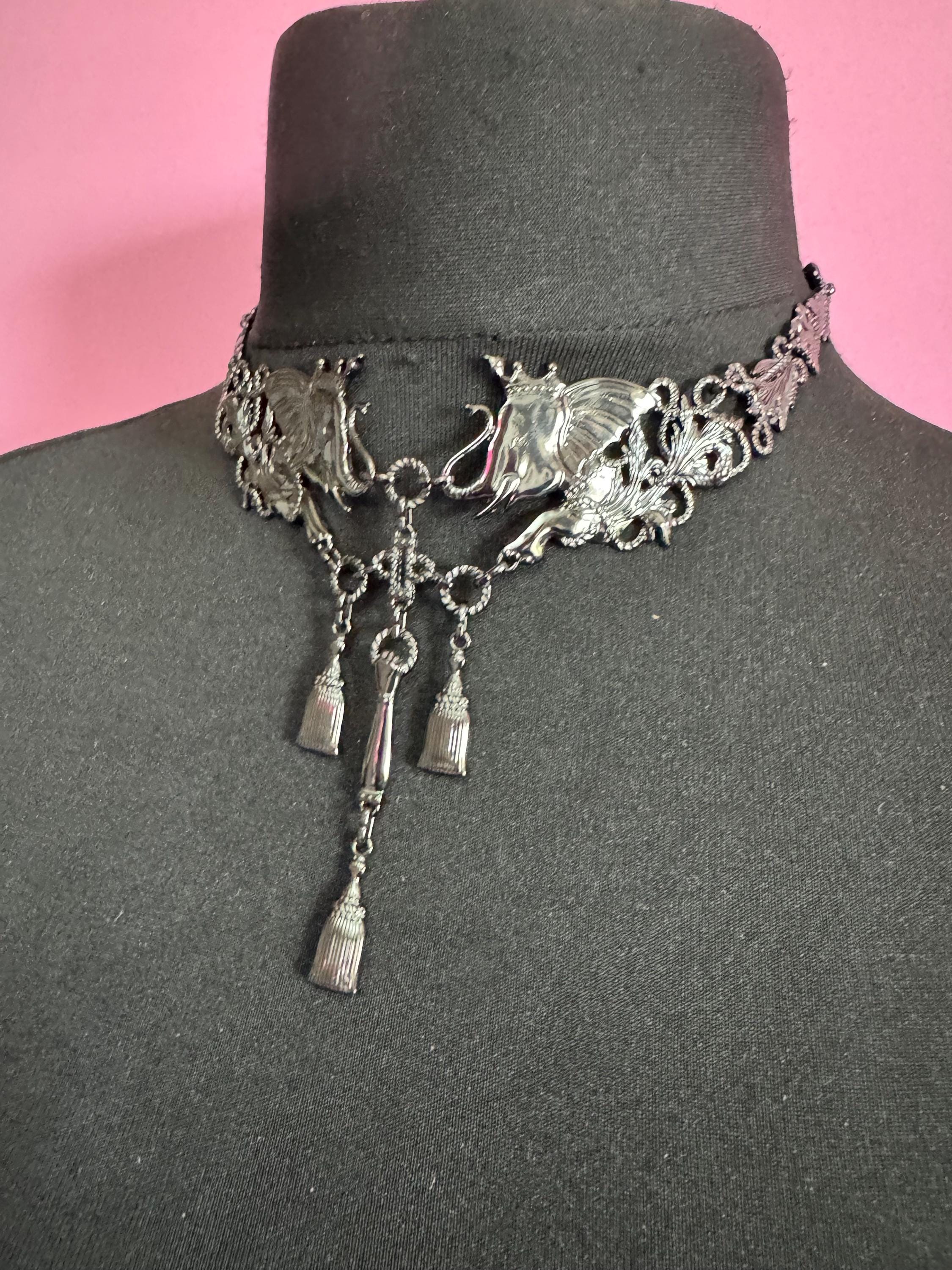 Designer Marlies Dekkers gun metal elephant bib necklace, Johan Maurits