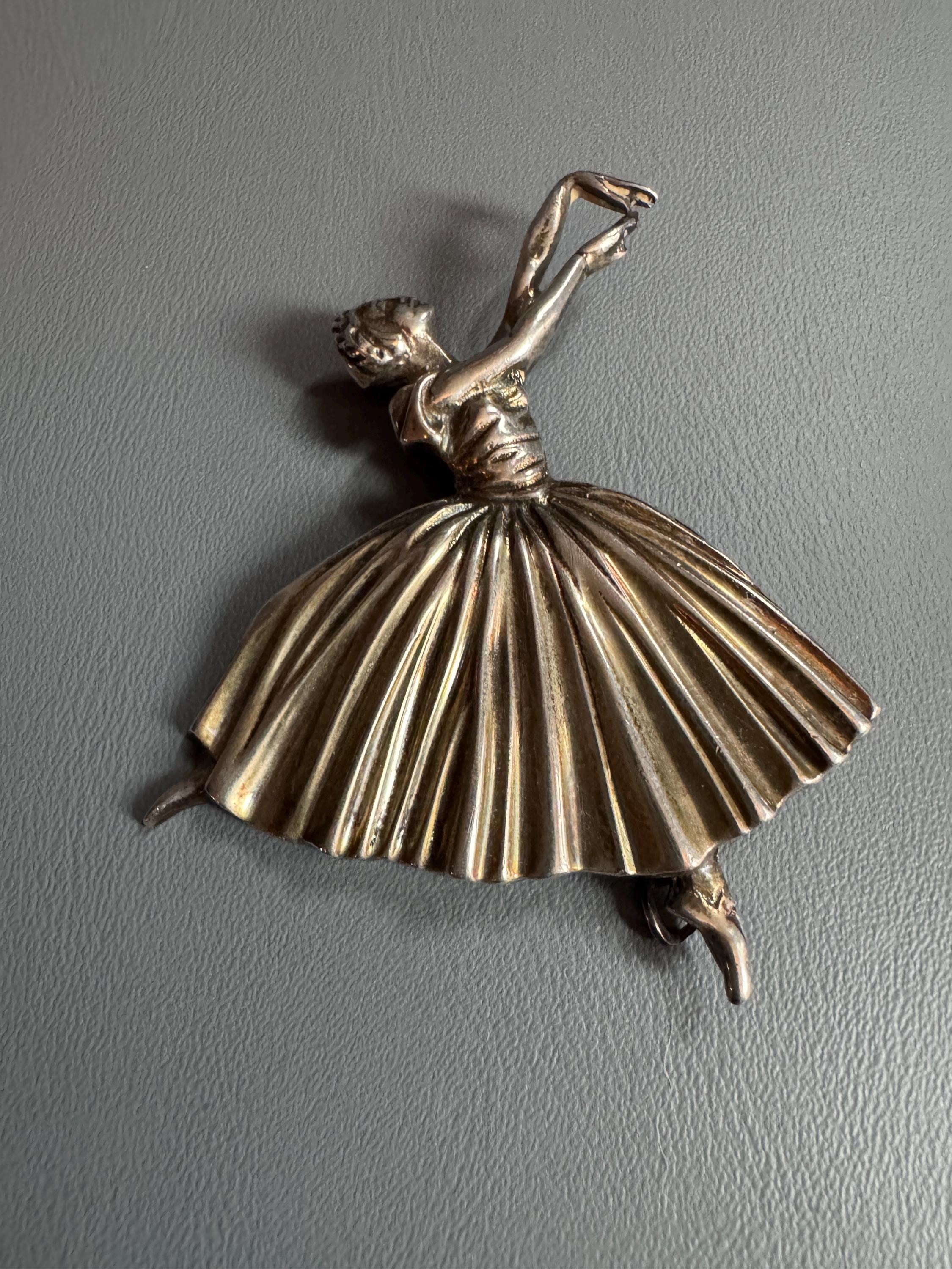 925 Art deco dancing lady brooch, vintage 7cm, sterling silver