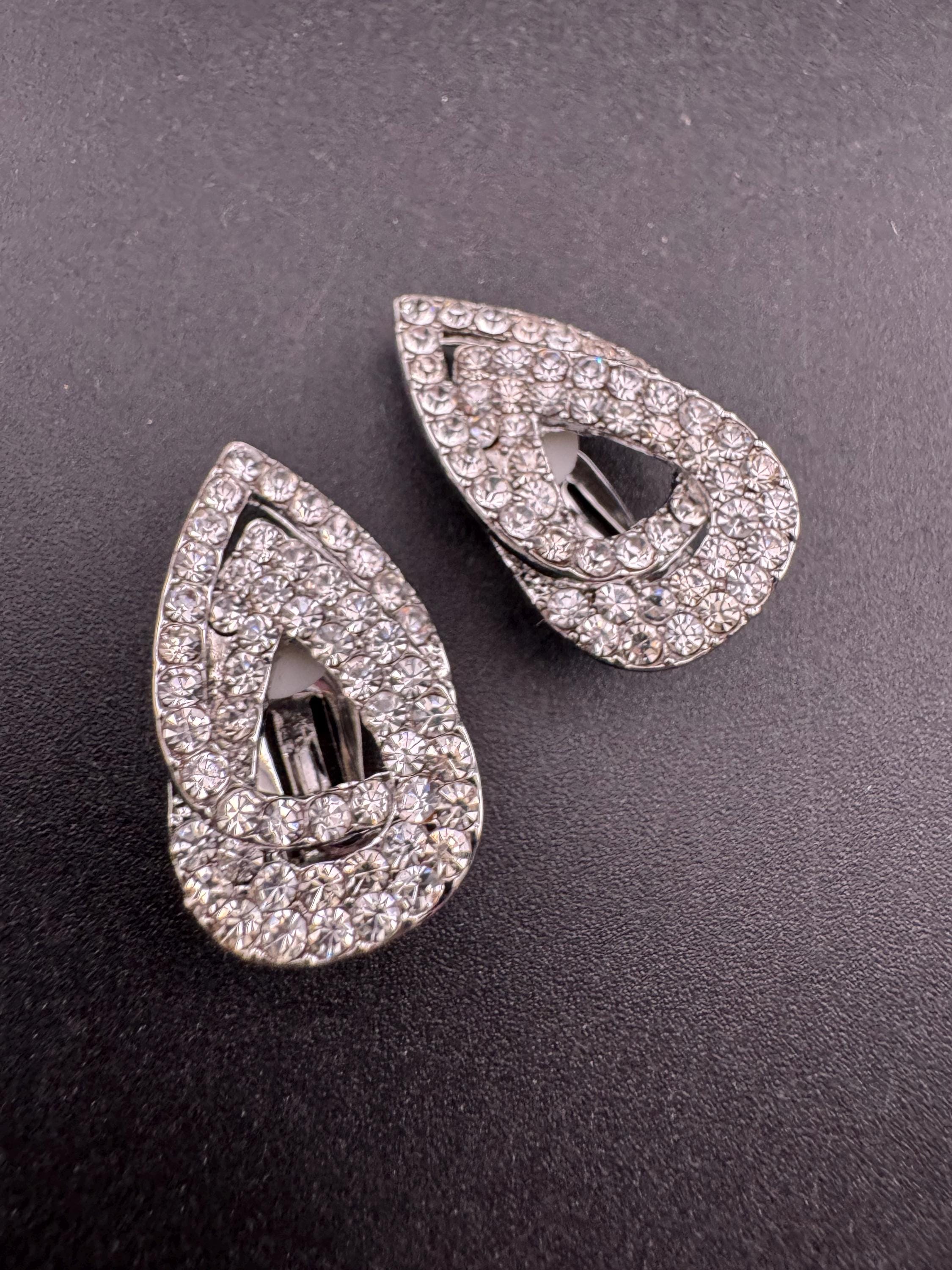 Retro clear diamanté  rhinestone Clip On Earrings, Silver Tone Vintage