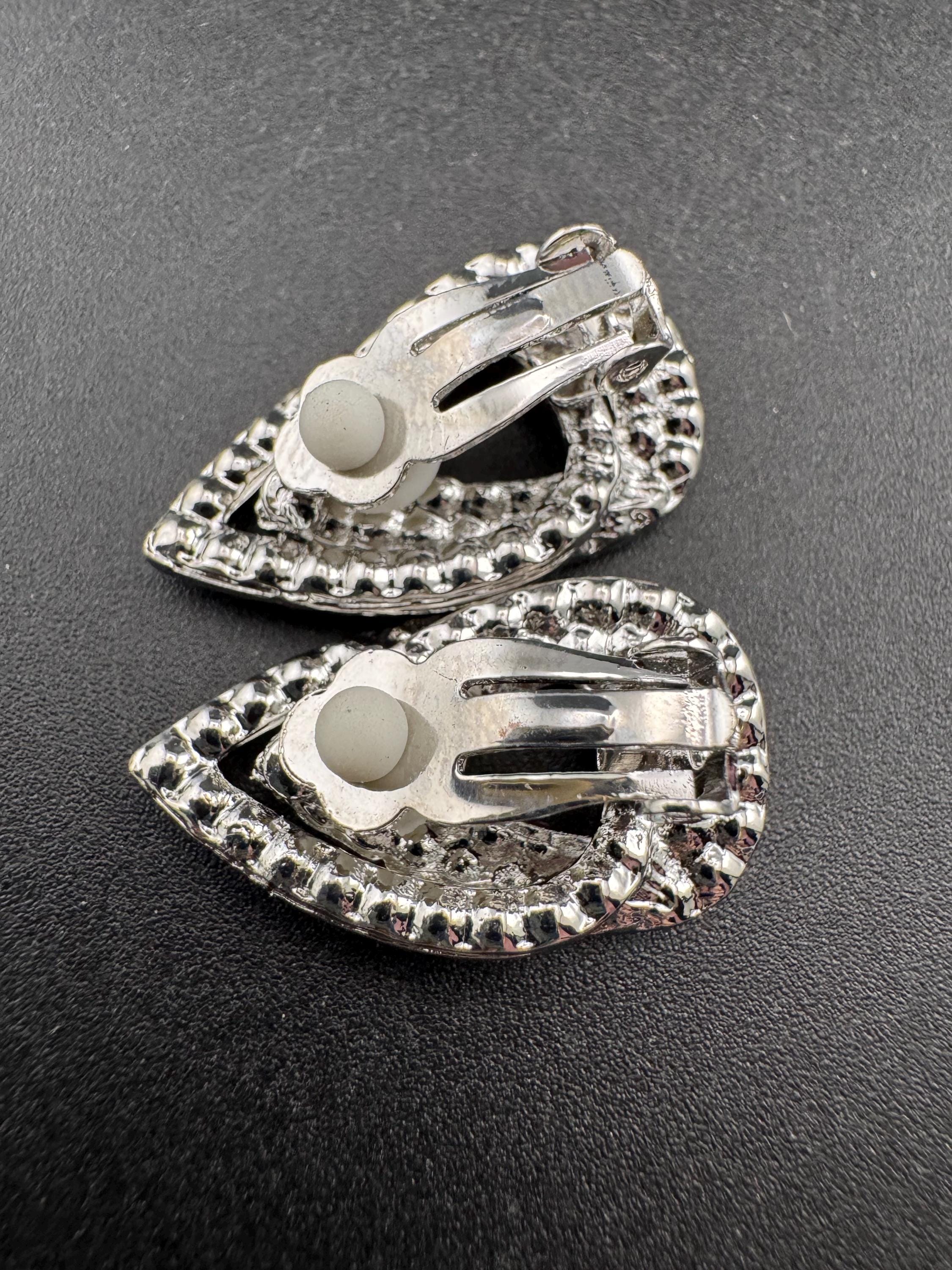 Retro clear diamanté  rhinestone Clip On Earrings, Silver Tone Vintage