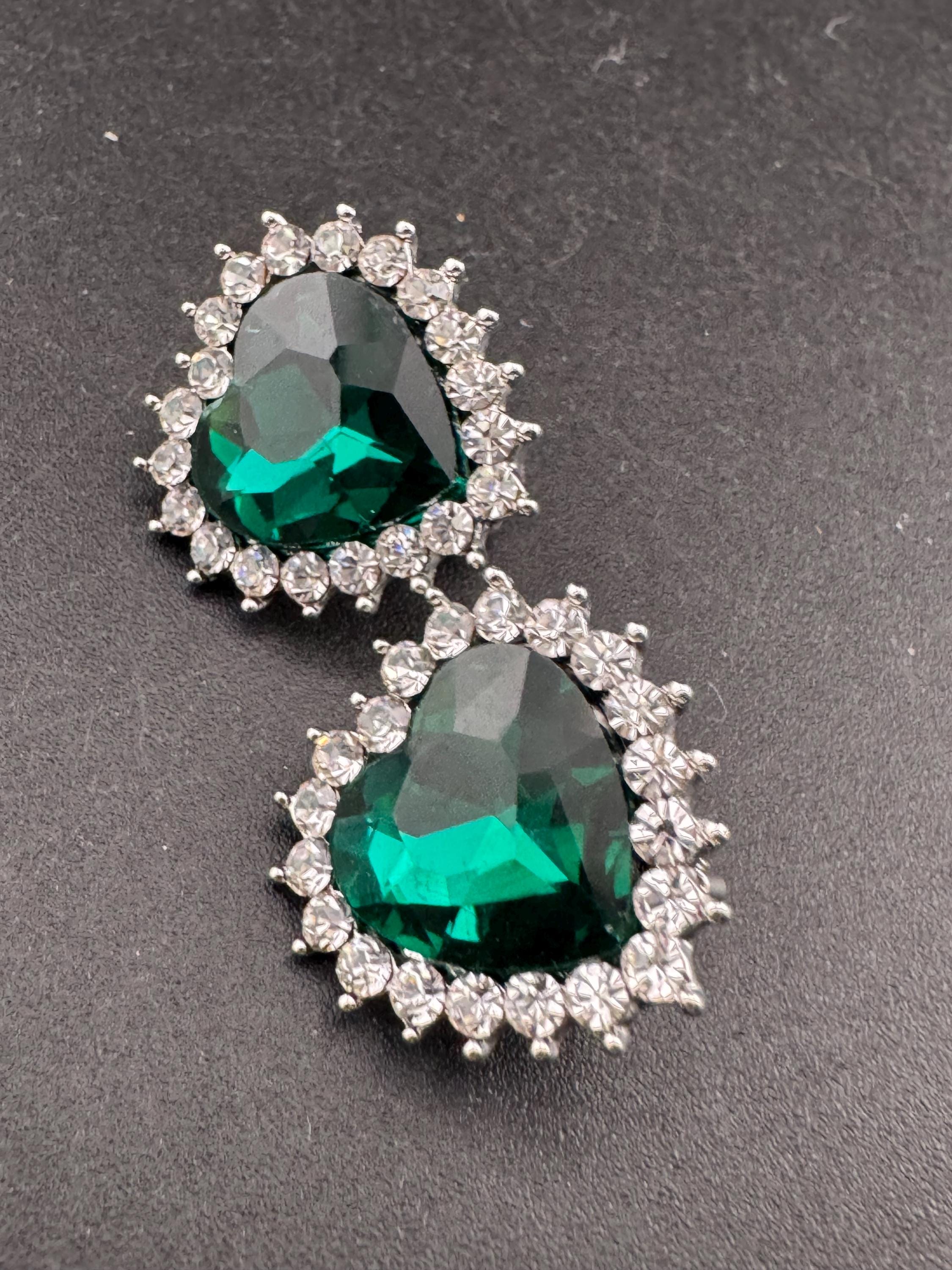 Retro love heart emerald green  diamanté Clip On Earrings, Silver Tone 2cm