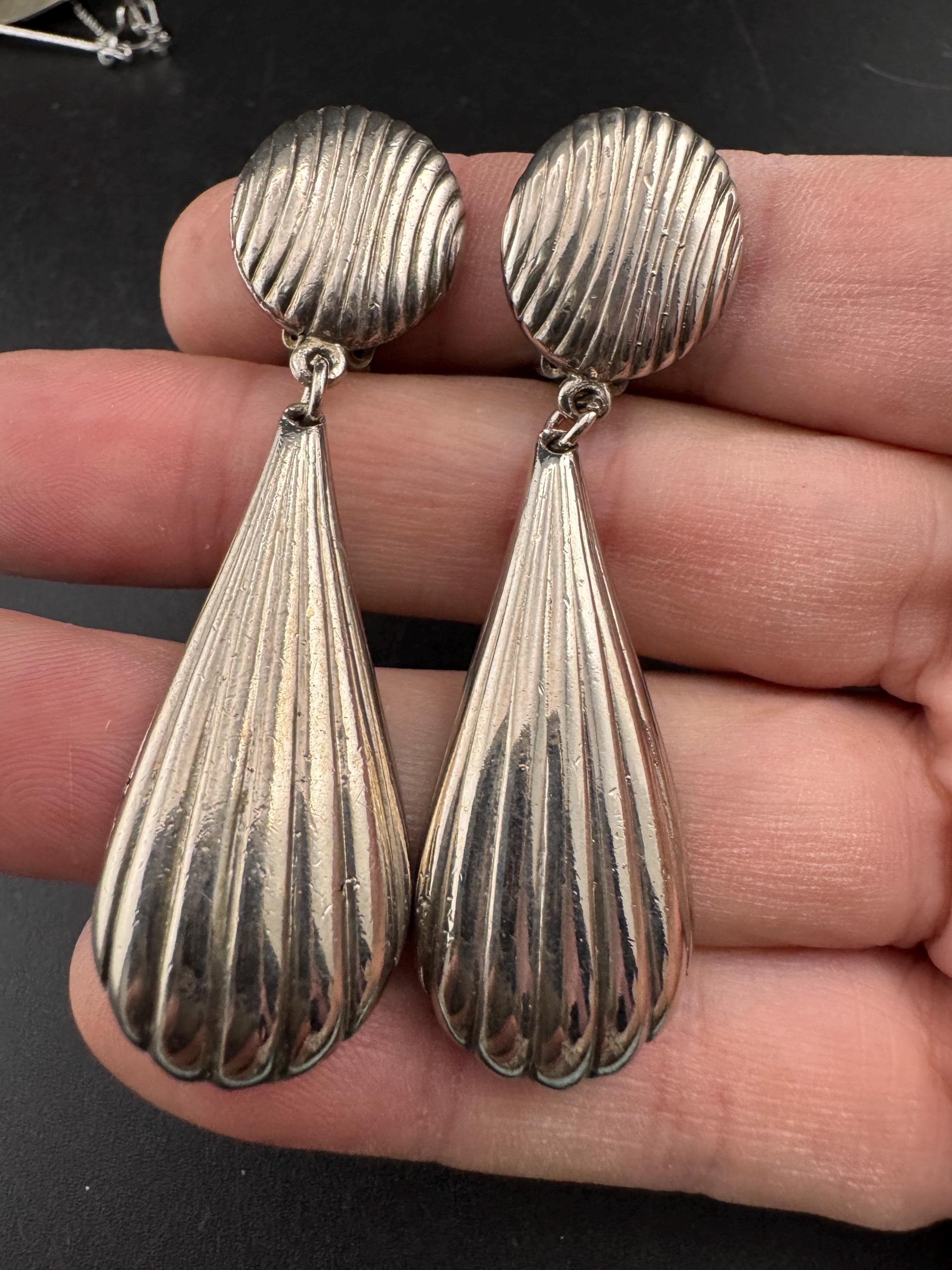 vintage oversized 6cm teardrop dangly clip on earrings metal