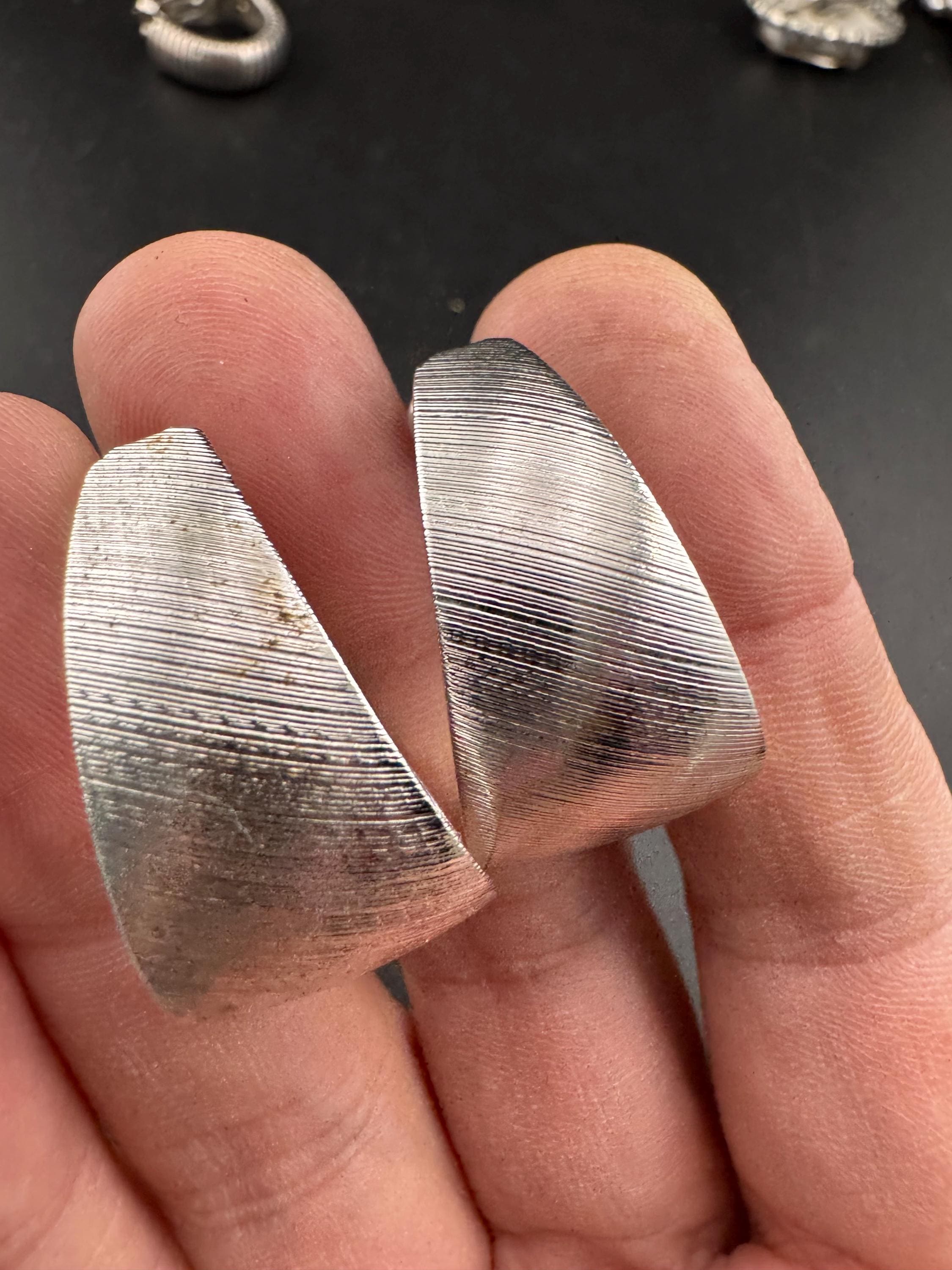Signed sarah coventry silver brushed steel hoop clip on earrings