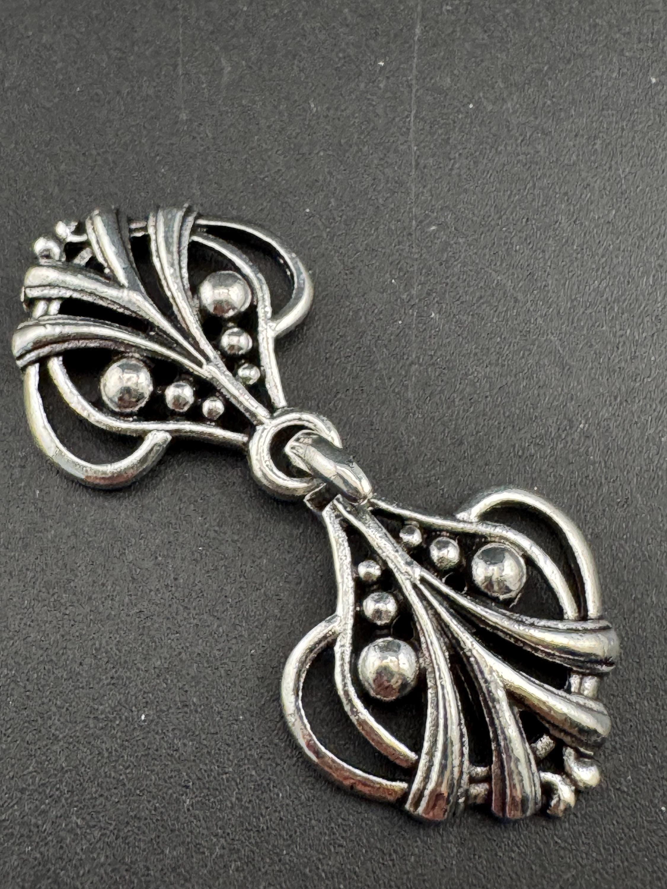 Art nouveau style silver or antique gold double belt buckle , sewing cardigan cloak clasp