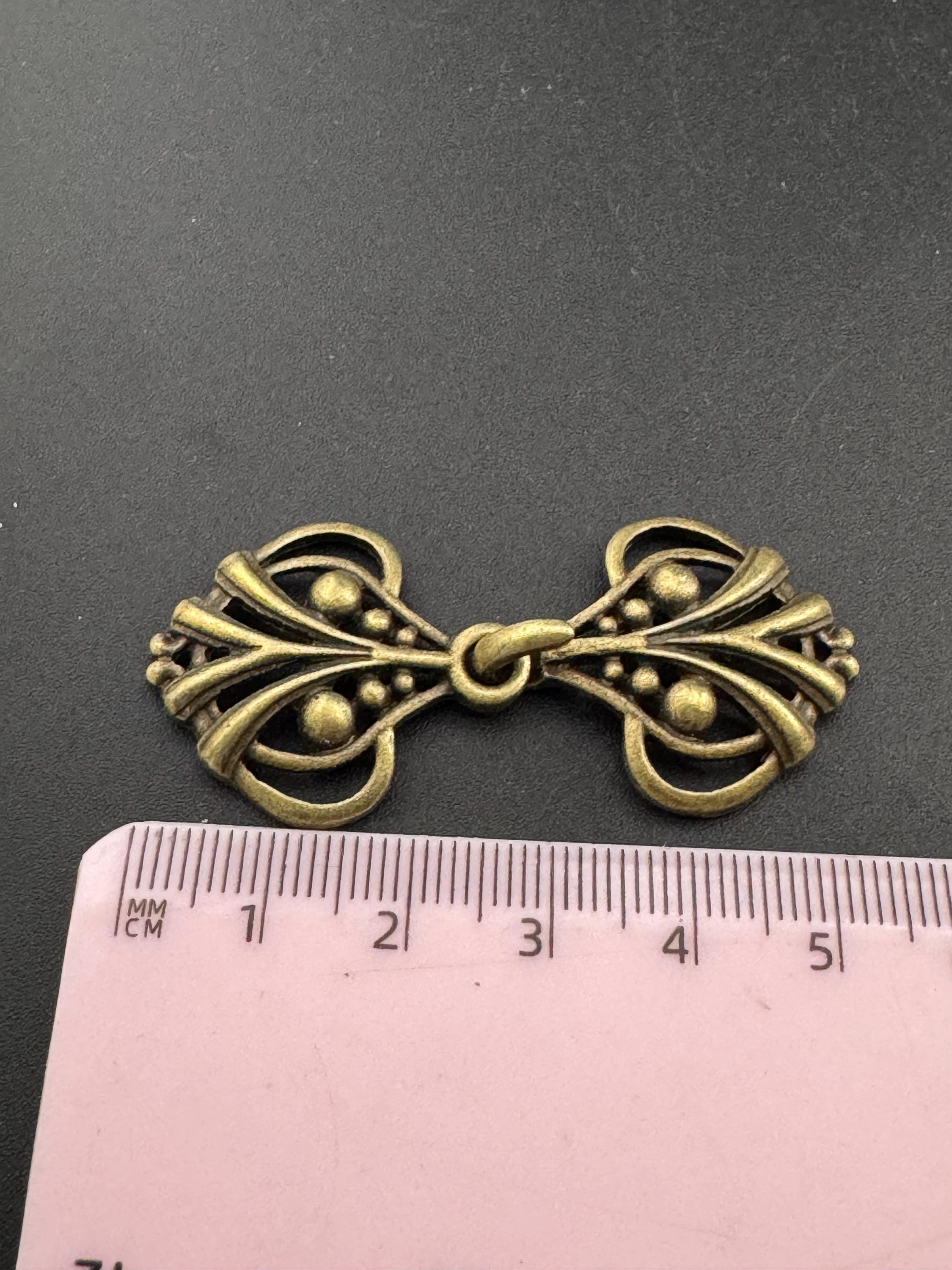 Art nouveau style silver or antique gold double belt buckle , sewing cardigan cloak clasp
