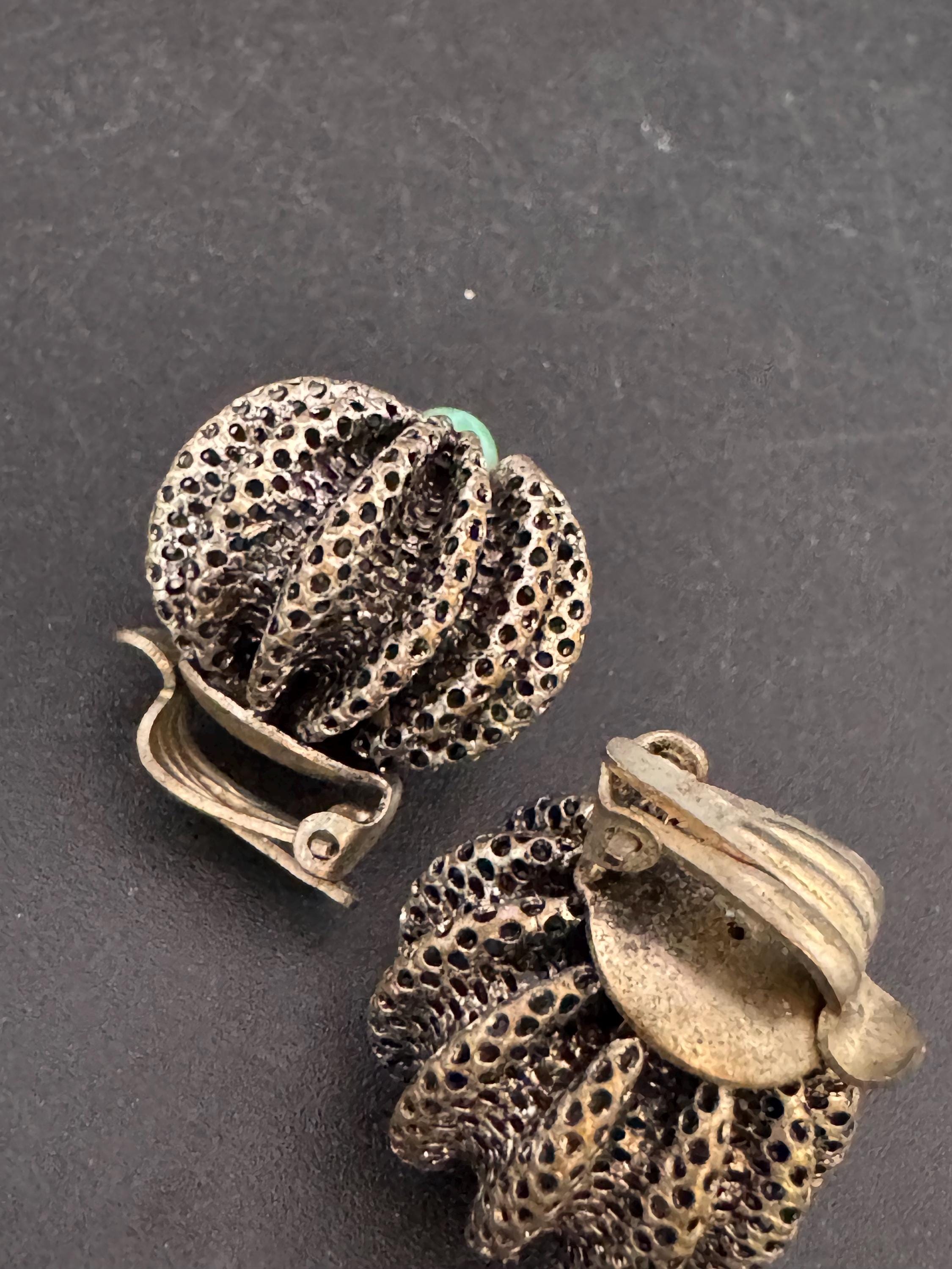 2cm Vintage Green stone mesh ball clip on earrings, silver tone