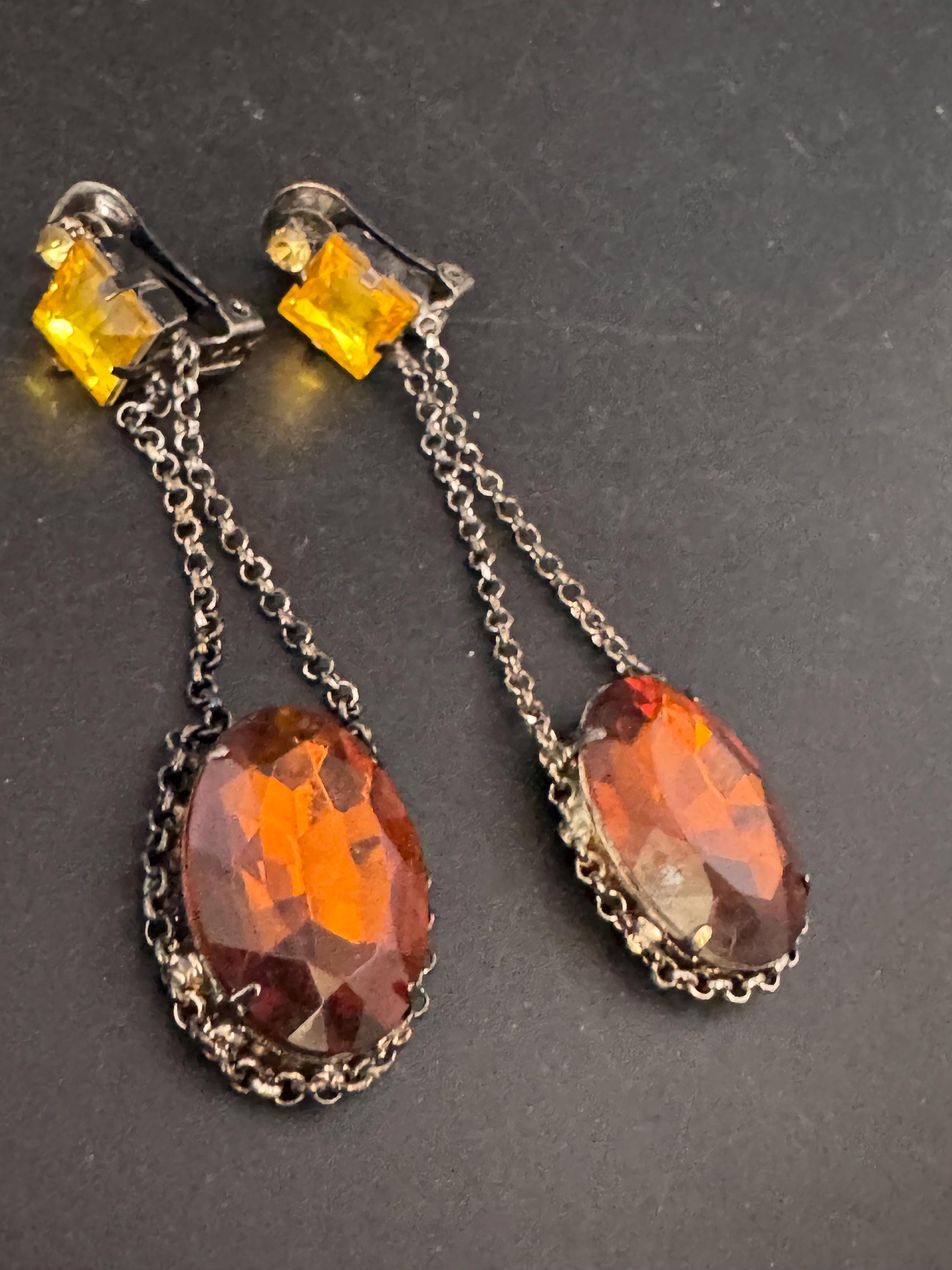 Vintage 1940s brown cognac glass diamanté rhinestone dangly clip on earrings
