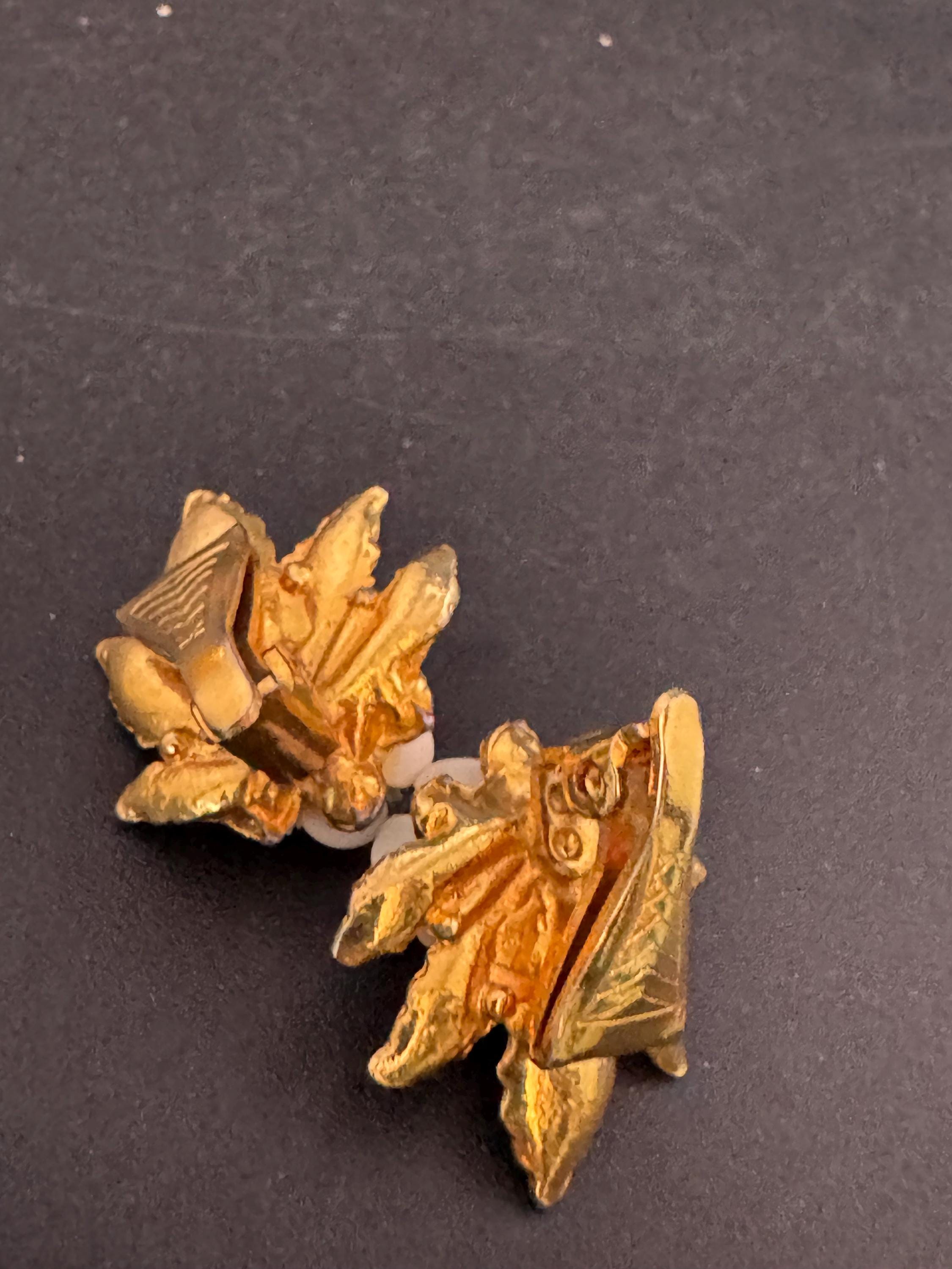 Vintage cream cold painted enamel floral rhinestone clip on earrings