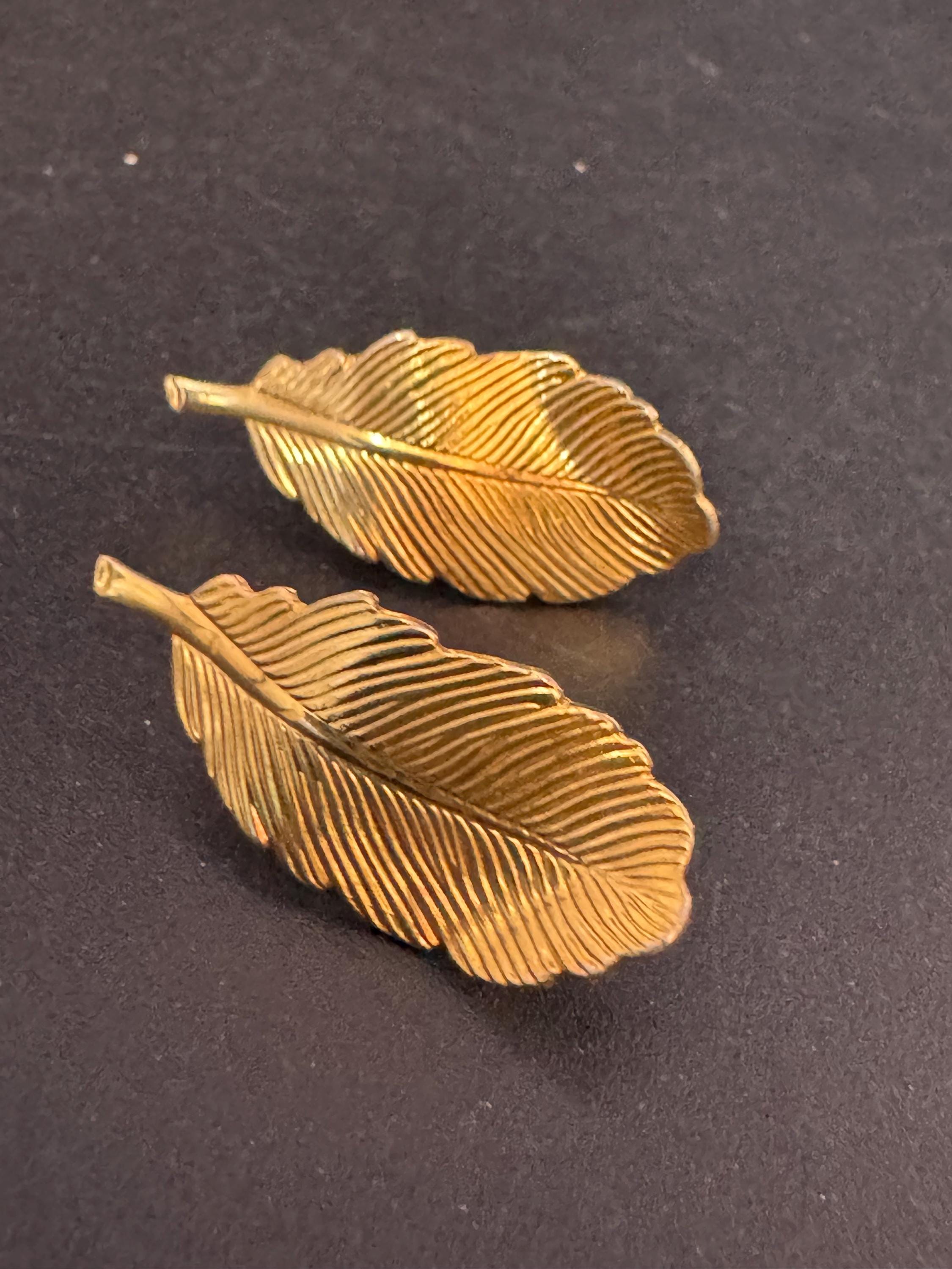 Vintage Mid-Century Gold plated Leaf Clip On Earrings