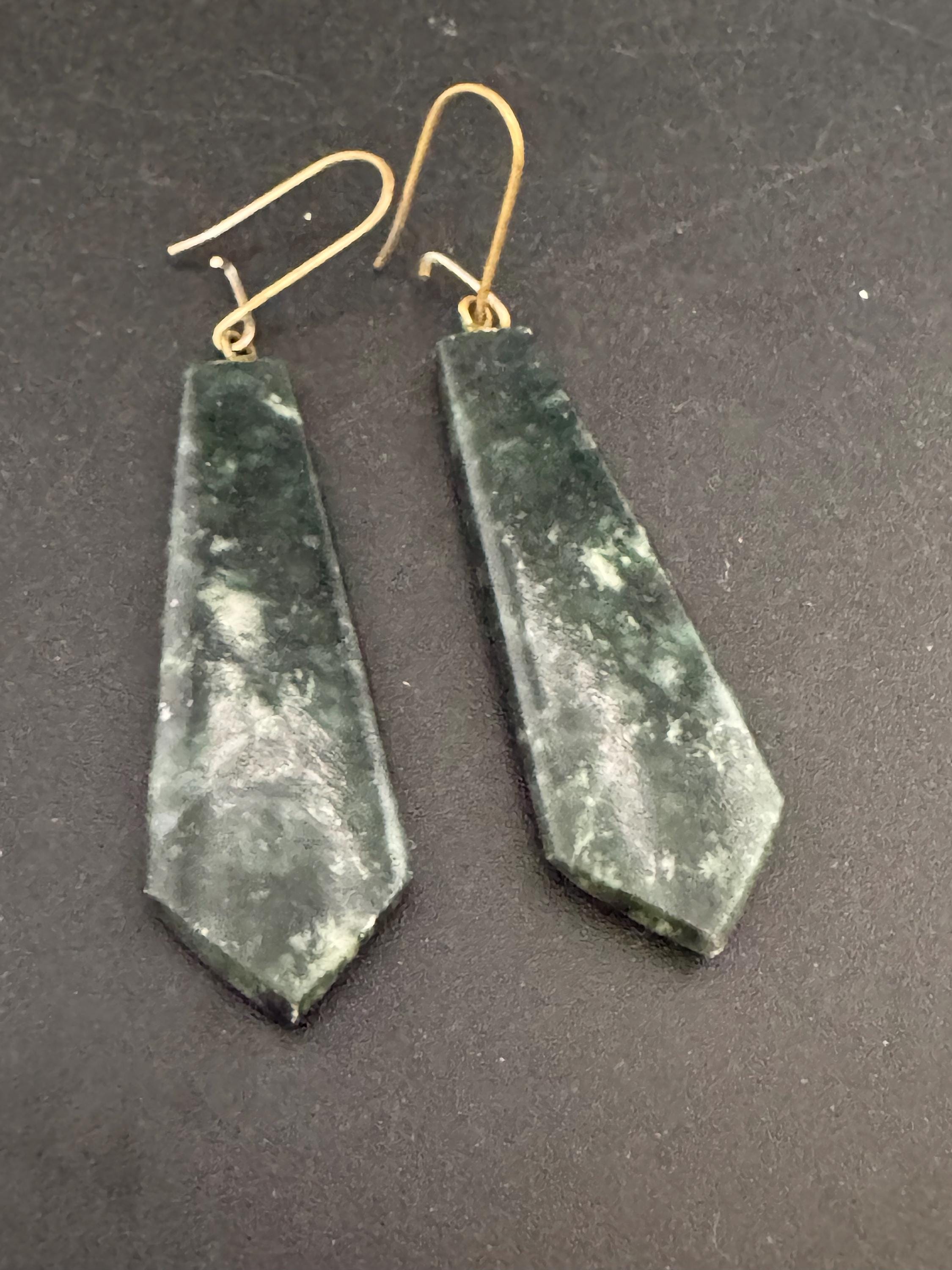 Vintage new Zealand POUNAMU gemstone long drop earrings,  pierced ears
