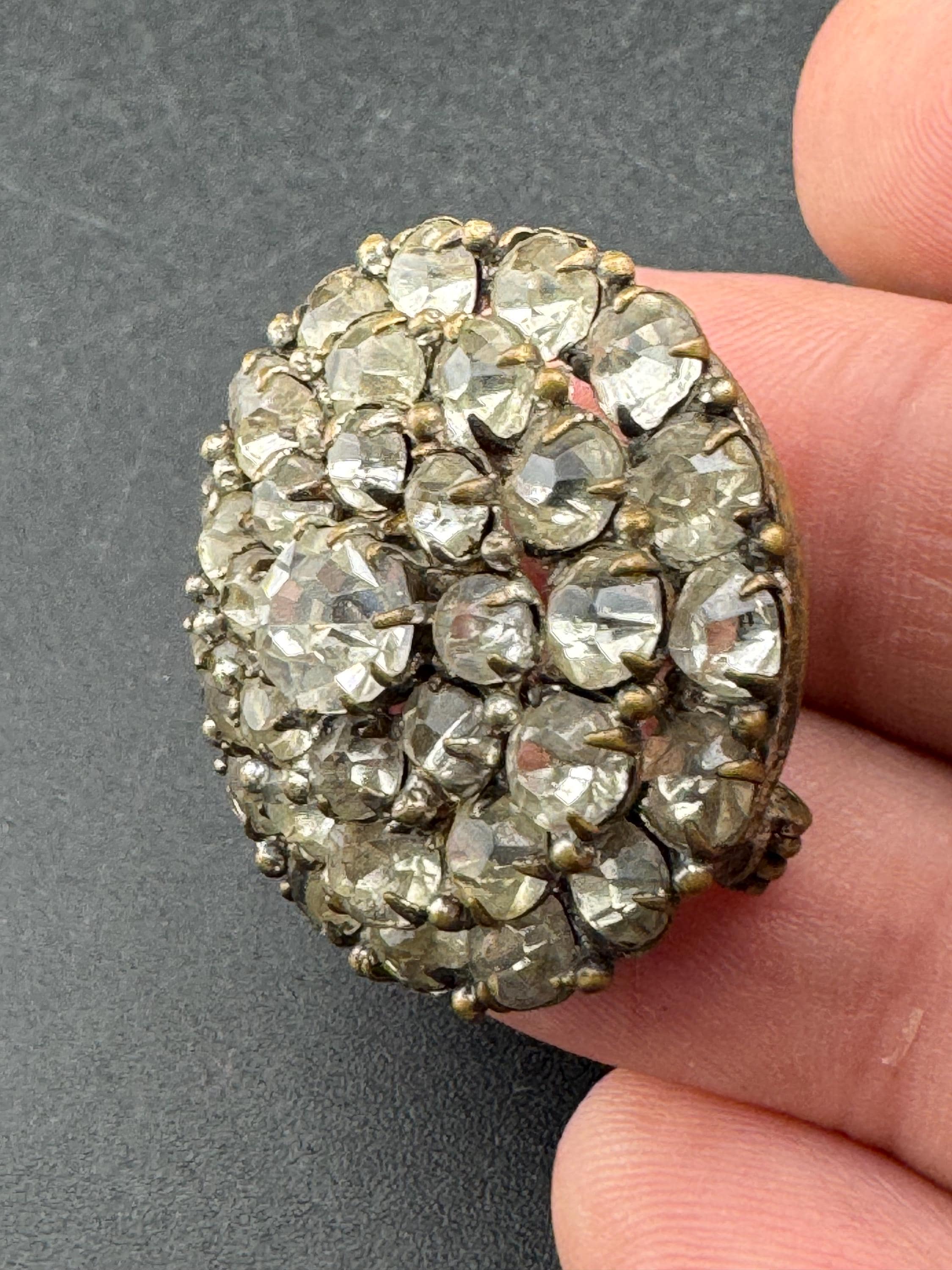 Vintage Edwardian clear rhinestone diamanté domed bullseye brooch, c clasp