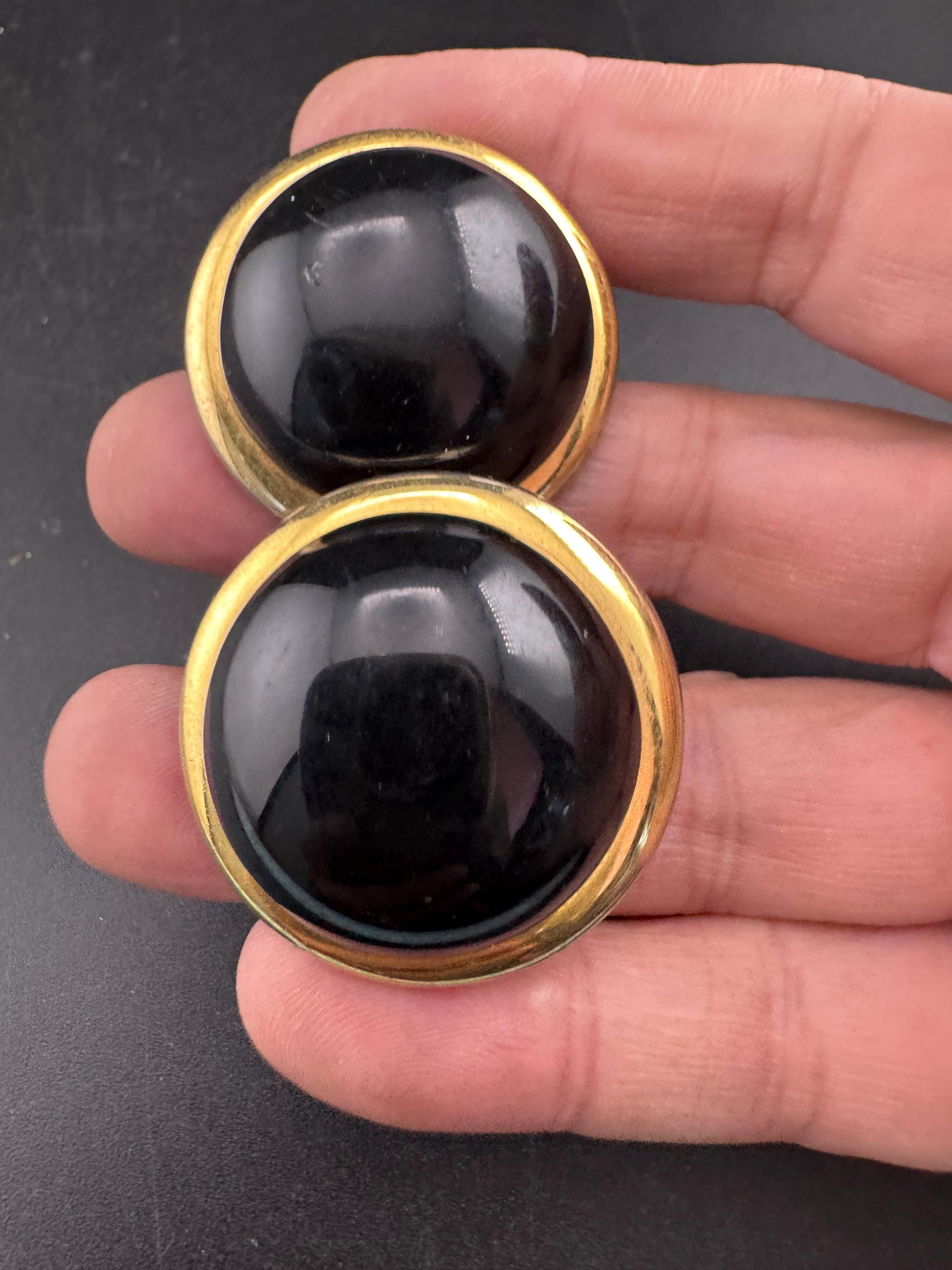 Oversized 3cm gold tone metal black domed acrylic cabochon clip on round earrings 1990s