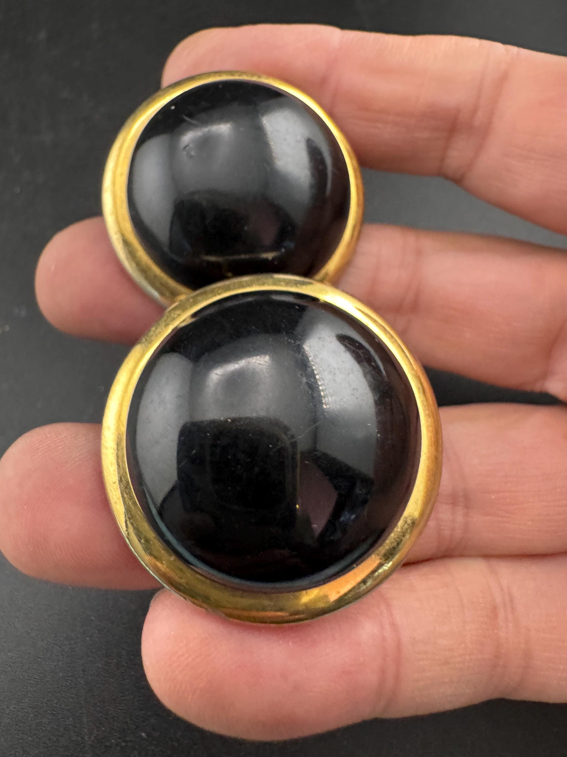 Oversized 3cm gold tone metal black domed acrylic cabochon clip on round earrings 1990s