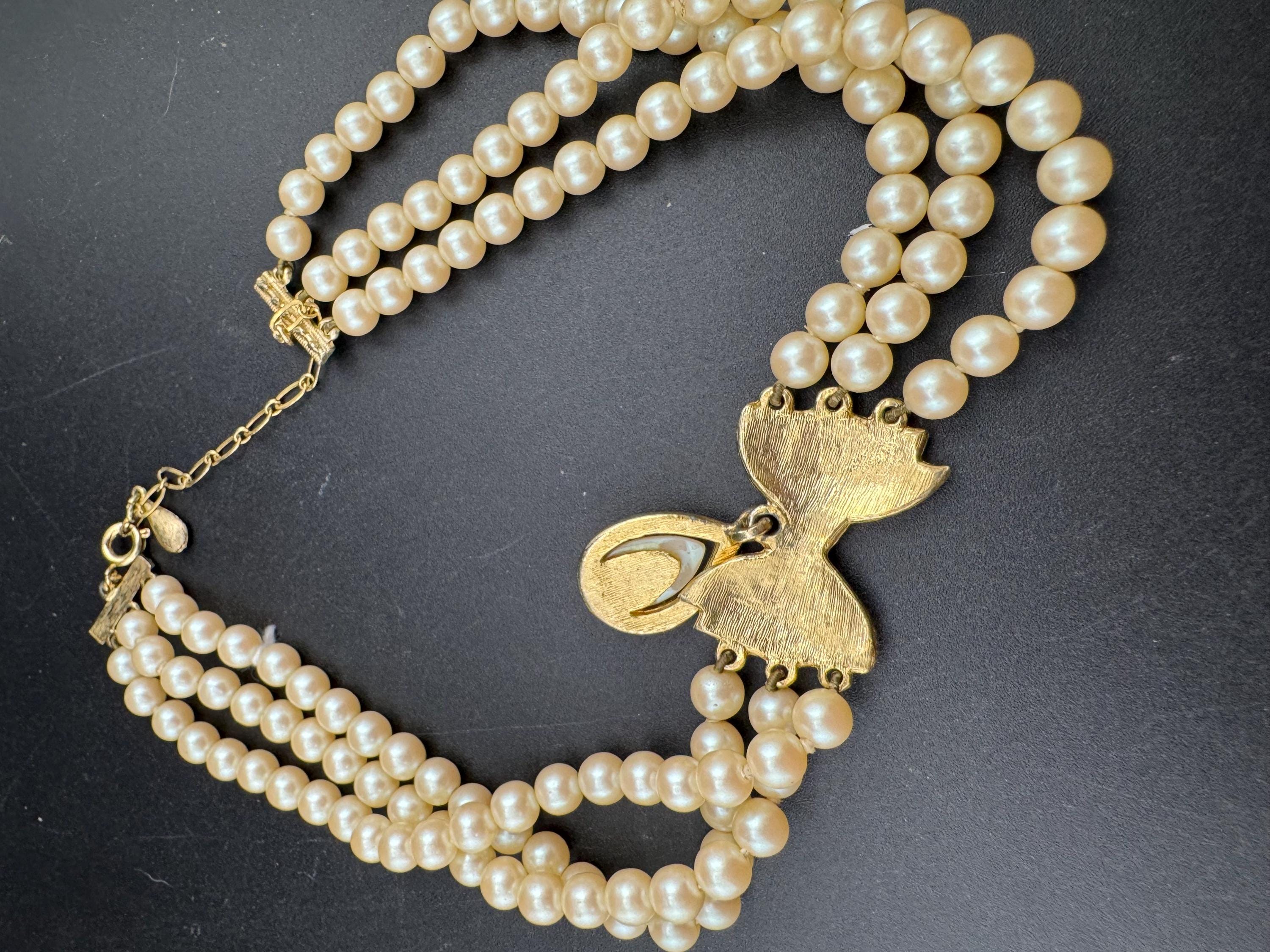 Unsigned cream glass 3 row beaded pearl and diamanté bow choker Necklace teardrop